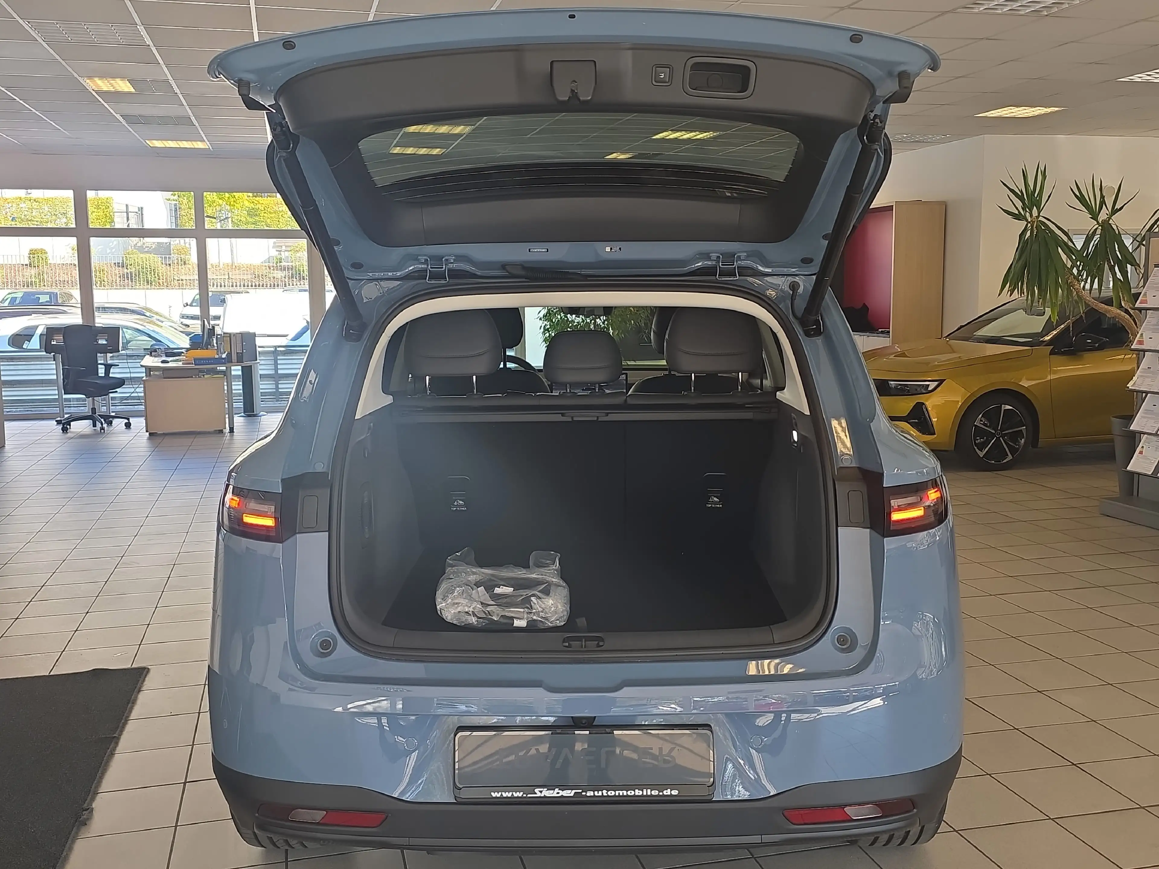 Leapmotor B10 1.5 REEV Design ***sofort verfügbar*** — photo 11