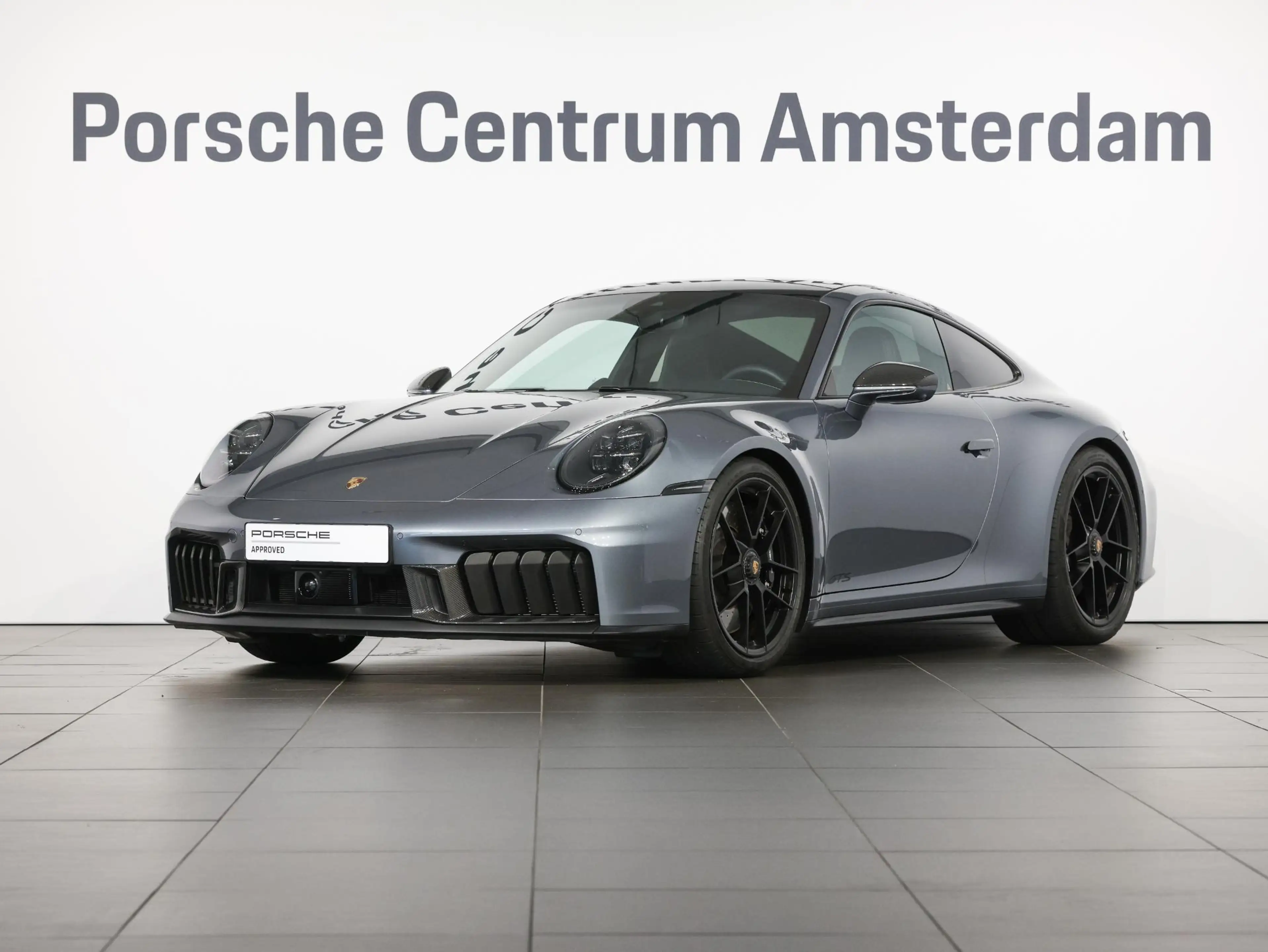 Porsche 992 Carrera 4 GTS