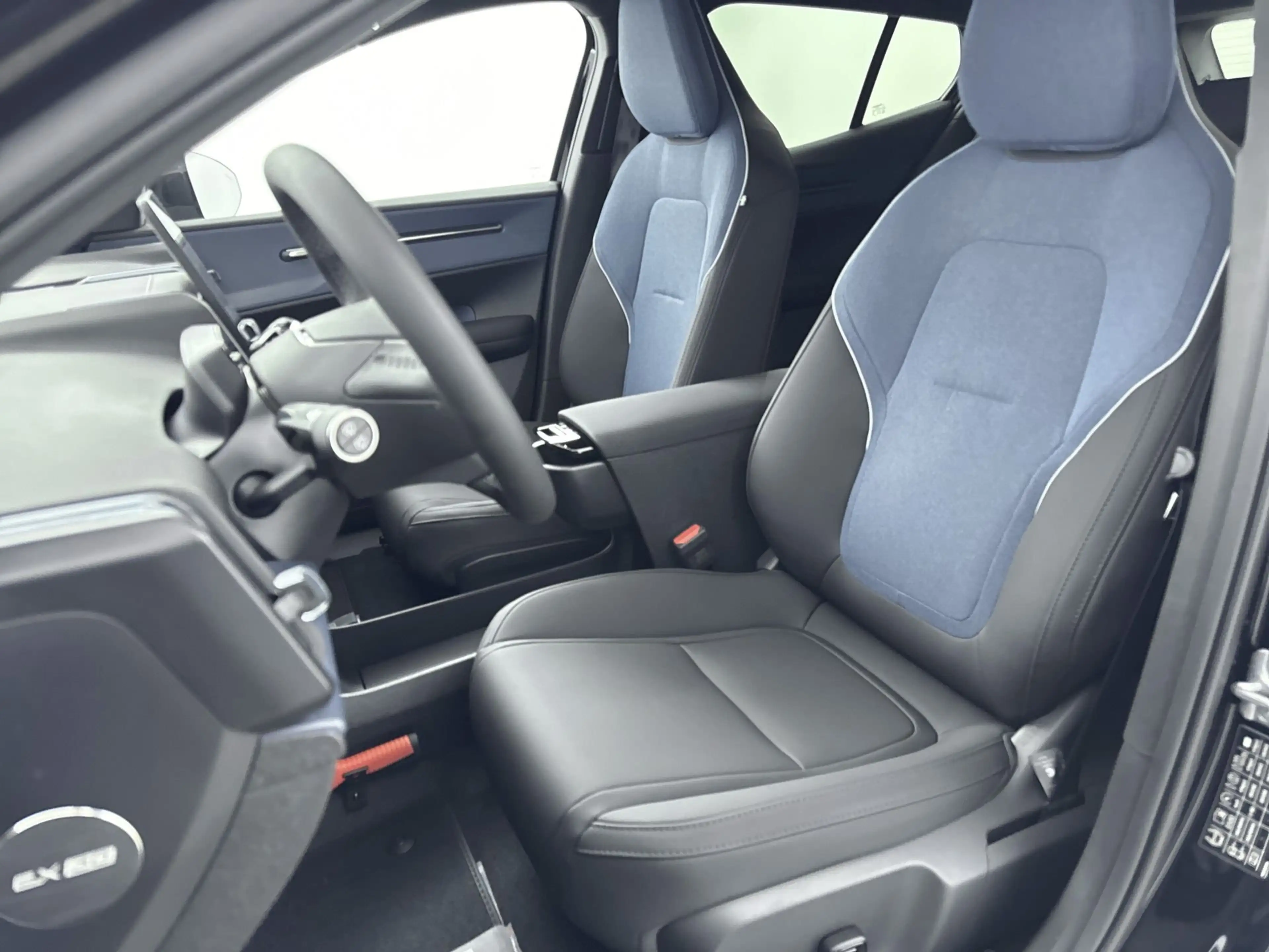 Volvo EX30 Extended Range Plus Europa | Elektrische stoelbedi — photo 23