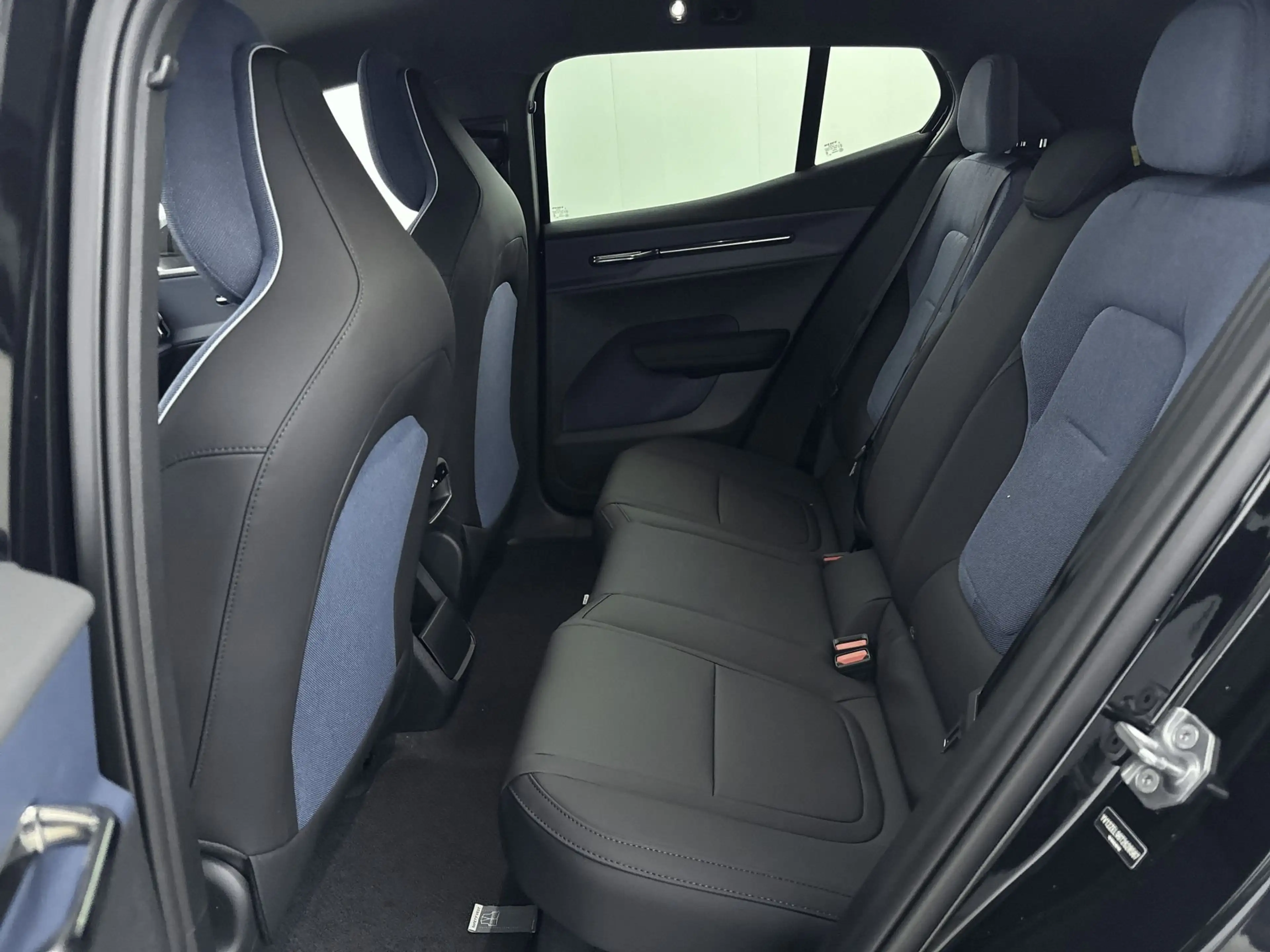 Volvo EX30 Extended Range Plus Europa | Elektrische stoelbedi — photo 25