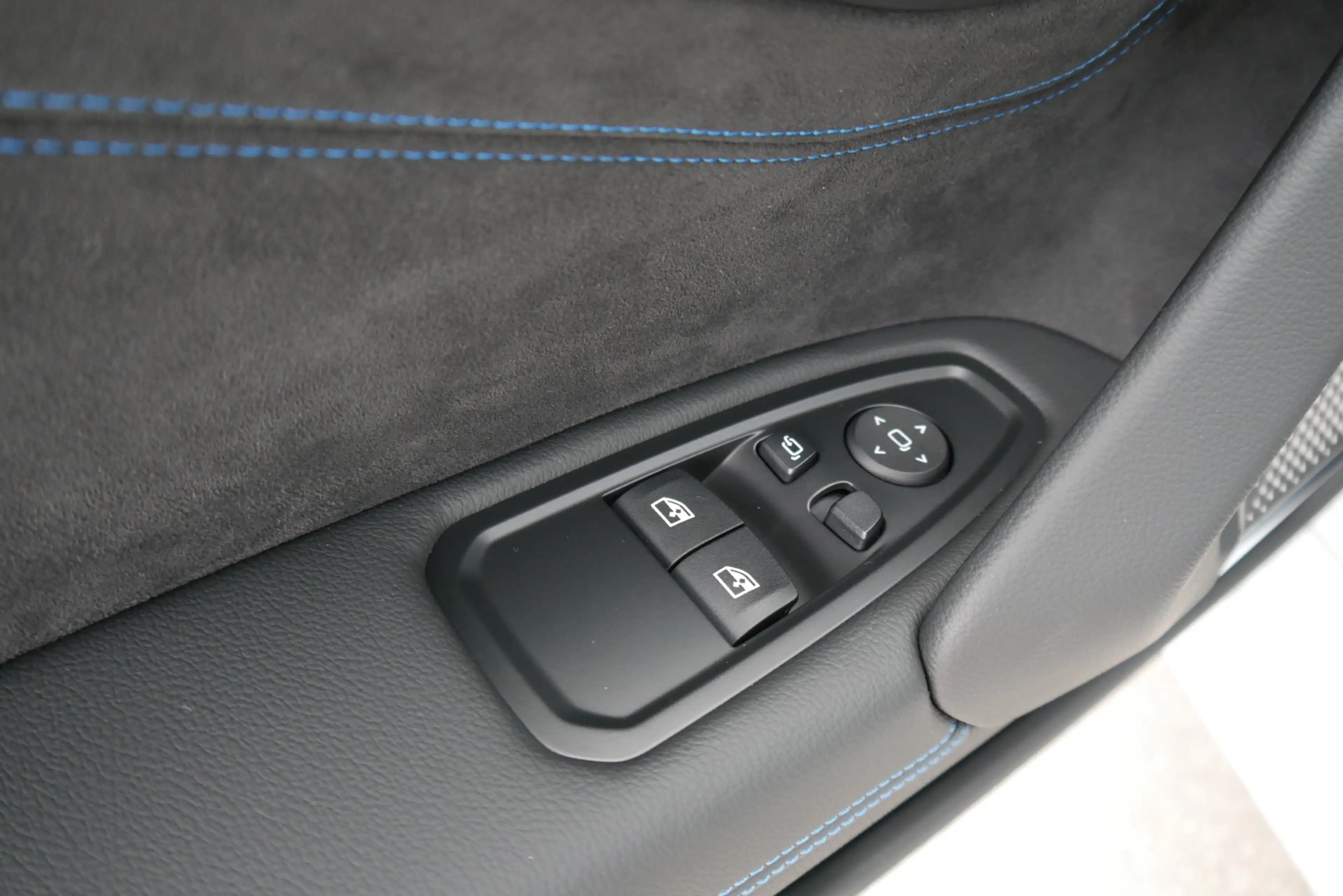BMW Z4 sDrive 20i *M-Paket/ACC/Innovationspaket/Head-Up/Memorysitz/Harman&Kardon/Adapt. LED/Lenkradhzg.* — photo 9