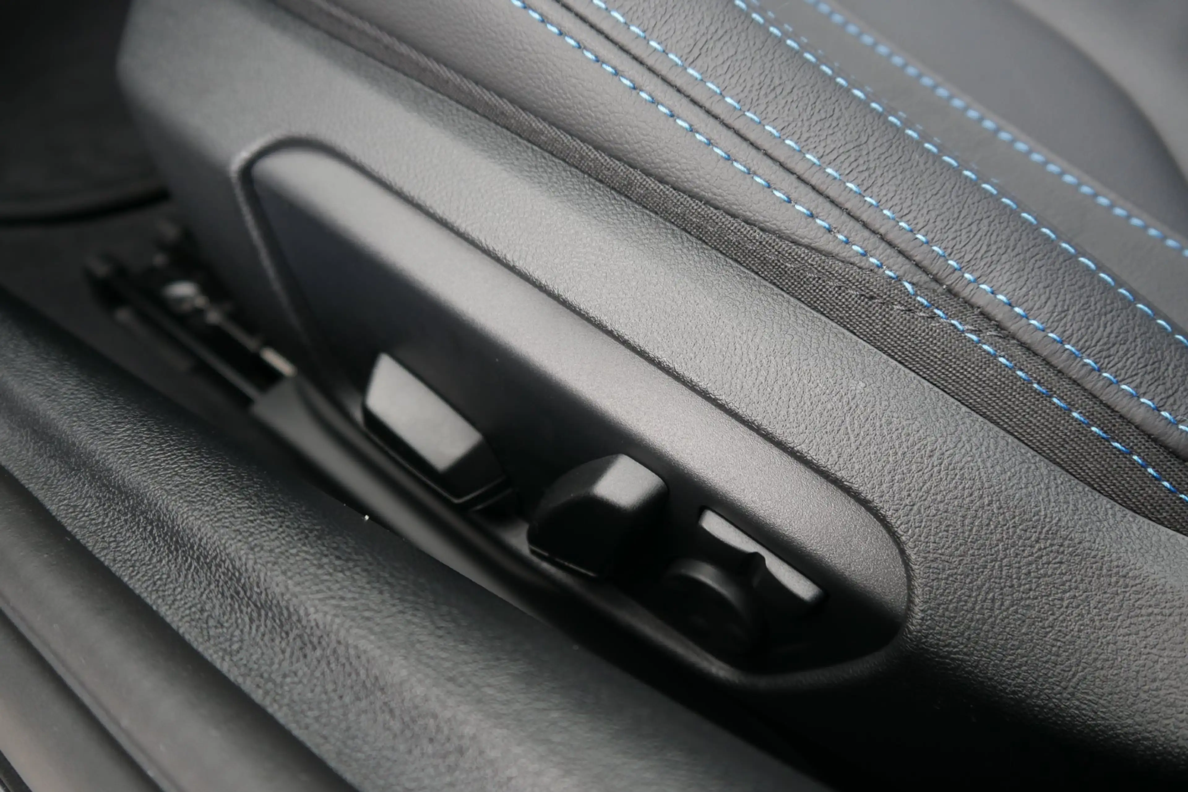 BMW Z4 sDrive 20i *M-Paket/ACC/Innovationspaket/Head-Up/Memorysitz/Harman&Kardon/Adapt. LED/Lenkradhzg.* — photo 15