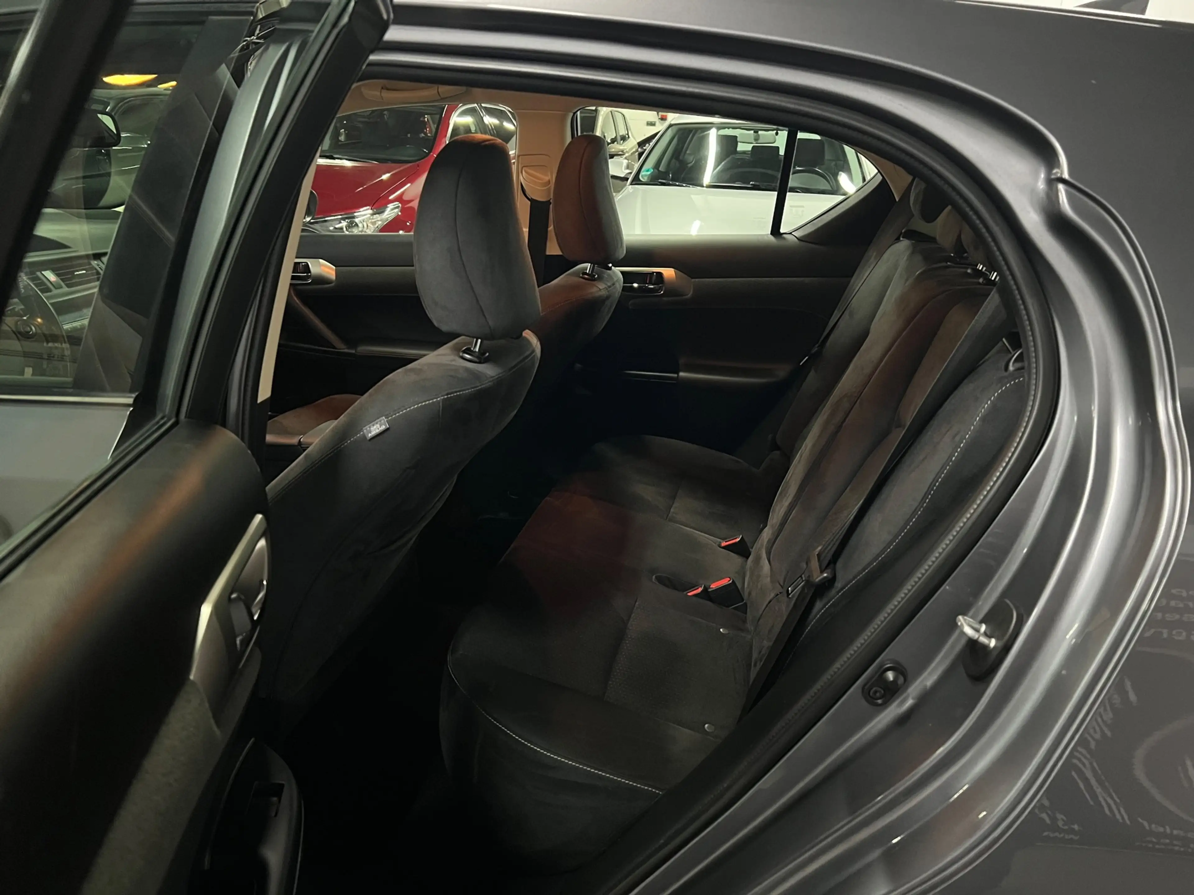 Lexus CT 200h Business Line Hybrid Automaat — photo 23