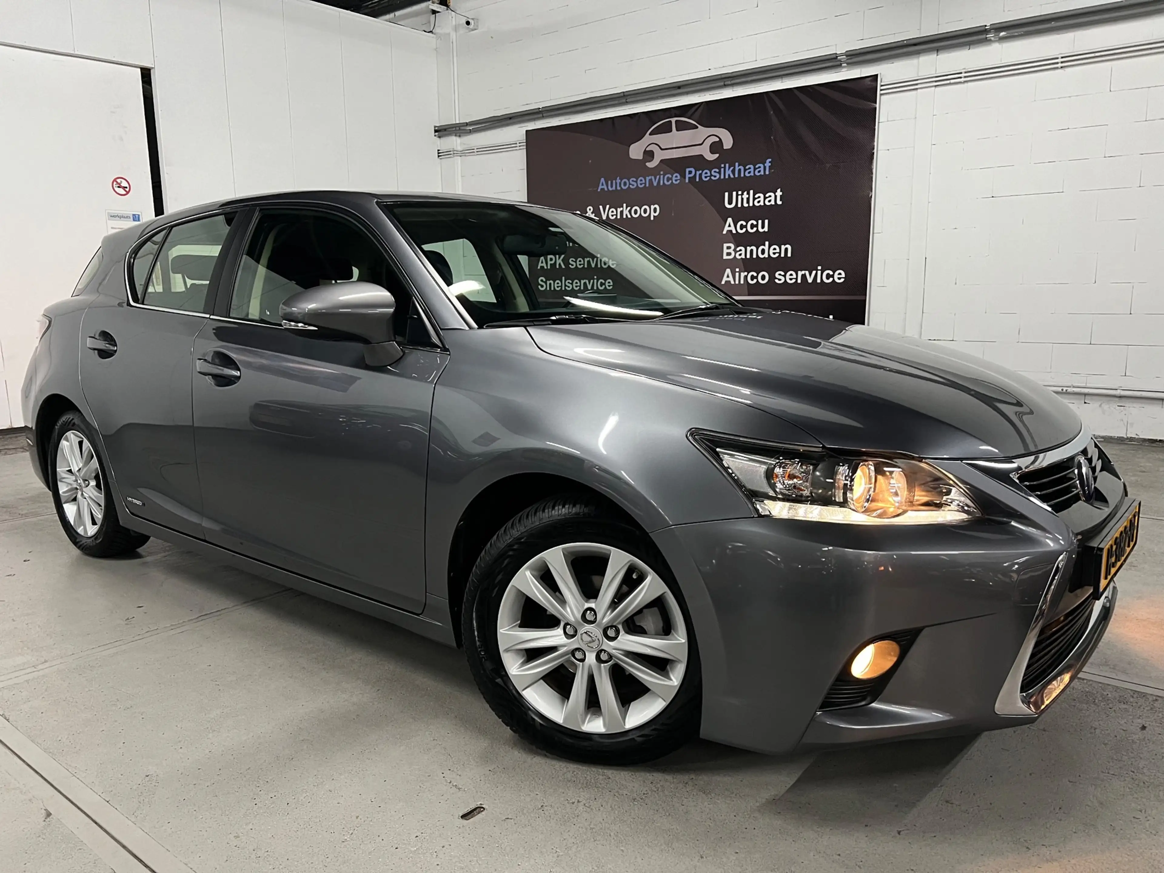 Lexus CT 200h Business Line Hybrid Automaat — photo 26