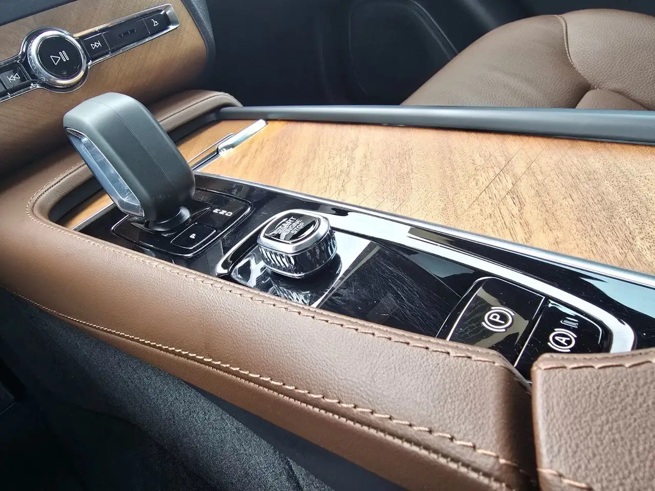 Volvo XC90 снимка Volvo XC90