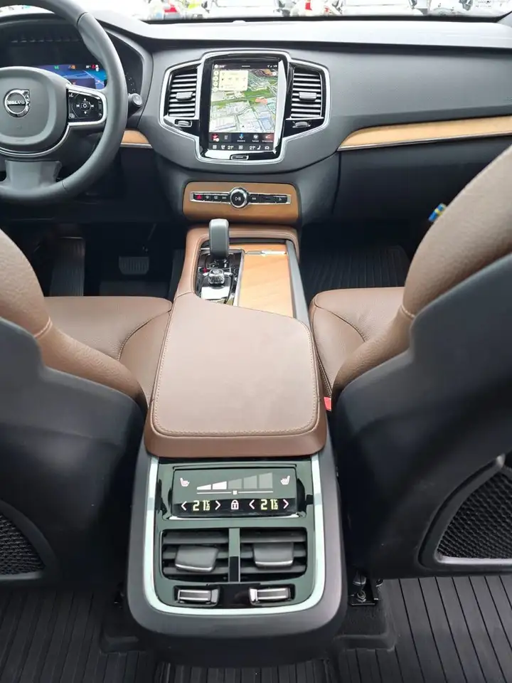 Volvo XC90 снимка Volvo XC90