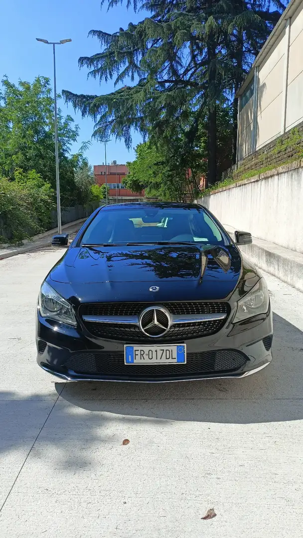 Mercedes-Benz CLA 180 Shooting Brake d Business auto FL - 1