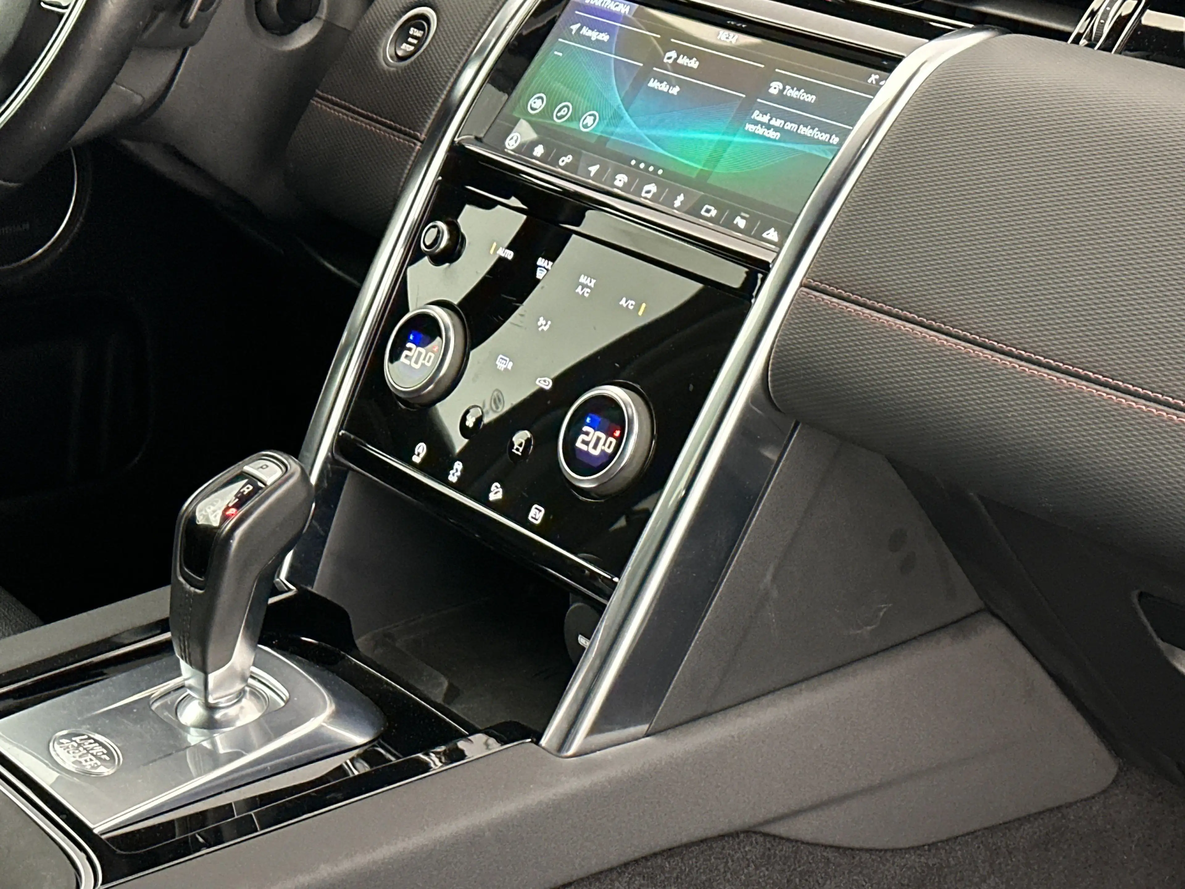 Land Rover Discovery Sport P300e R-Dynamic S AWD Auto. 20 — photo 12