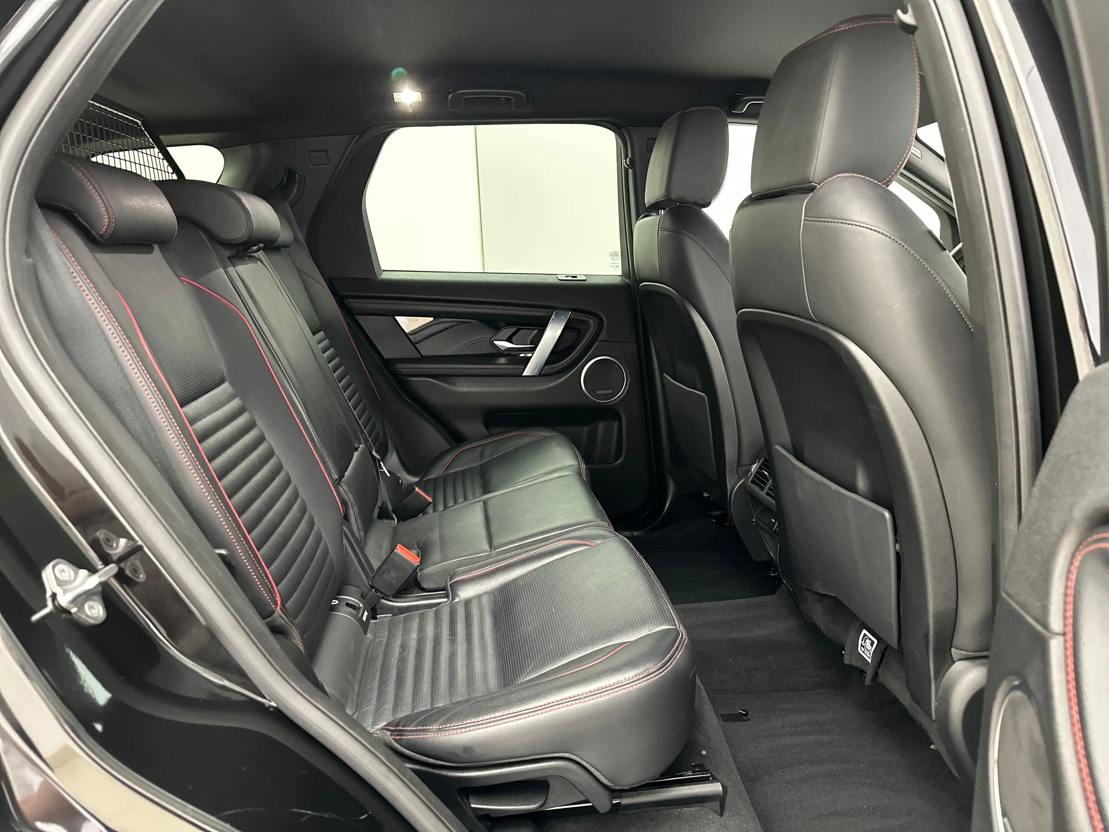 Land Rover Discovery Sport P300e R-Dynamic S AWD Auto. 20 — photo 5