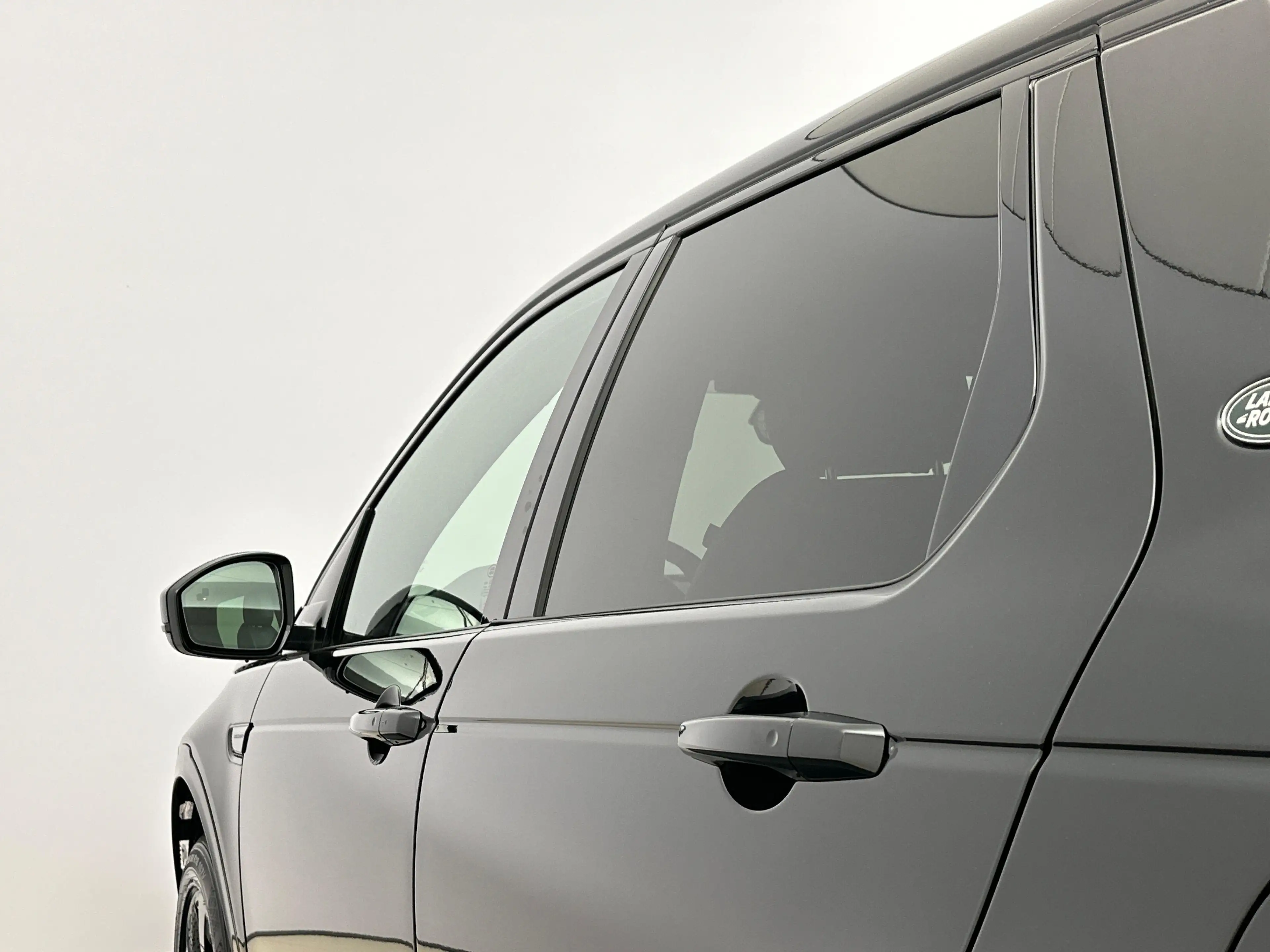 Land Rover Discovery Sport P300e R-Dynamic S AWD Auto. 20 — photo 15