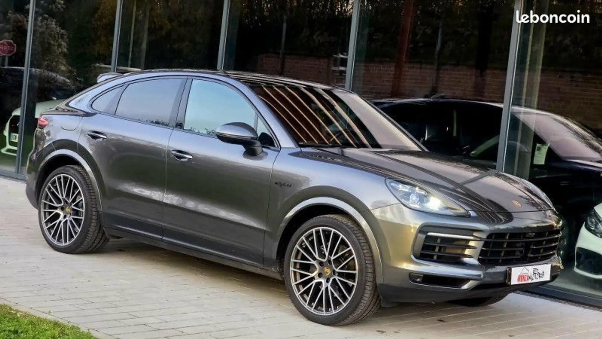Porsche Cayenne COUPE (9YB) 3.0 V6 462CH E-HYBRID Gris - 1