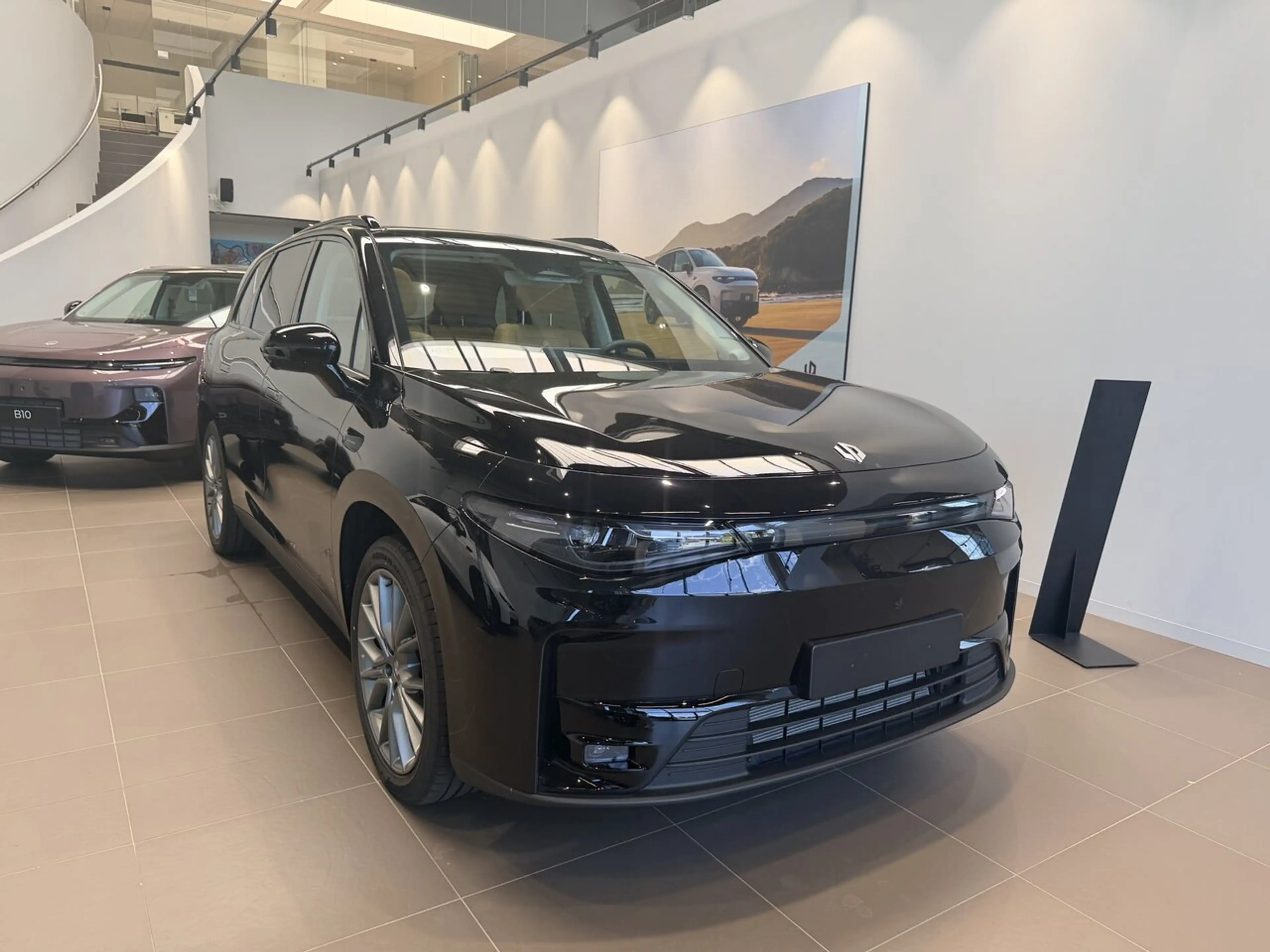 Leapmotor C10 DESIGN PROMAX *STOCK* — photo 3