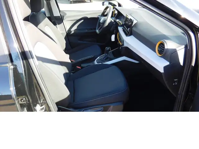 Seat Arona view 12