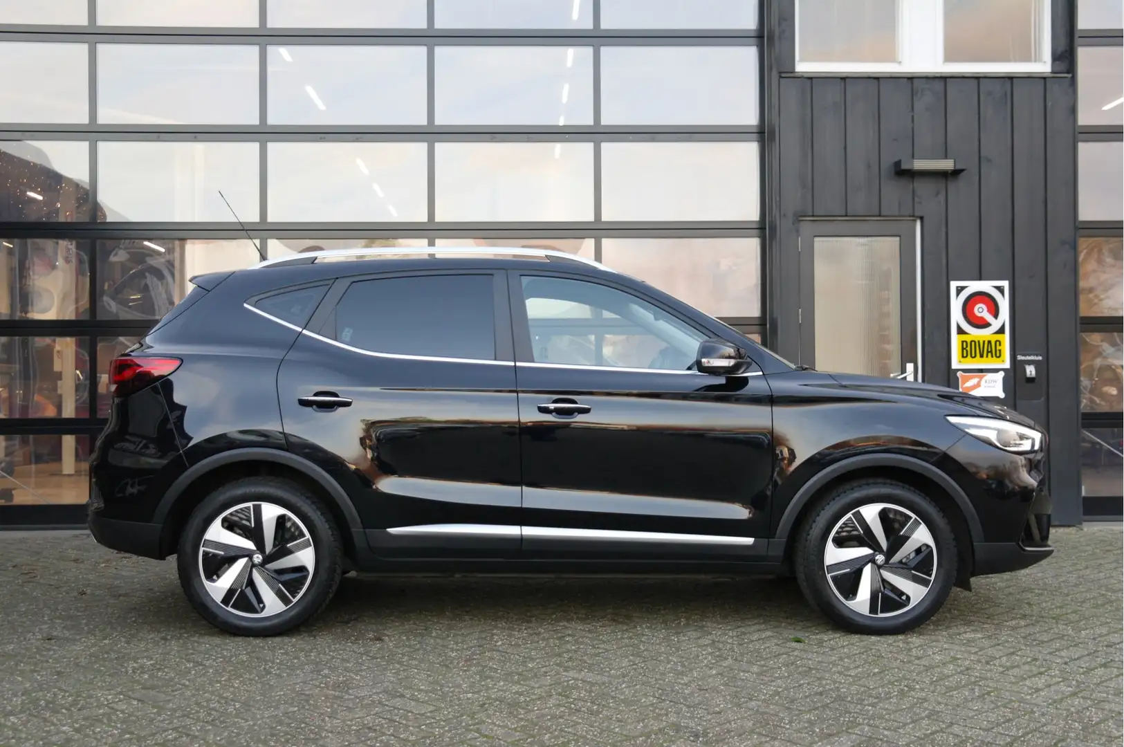 MG ZS MG EV EV Long Range Luxury 70 kWh | Pano | CarPlay Zwart - 2