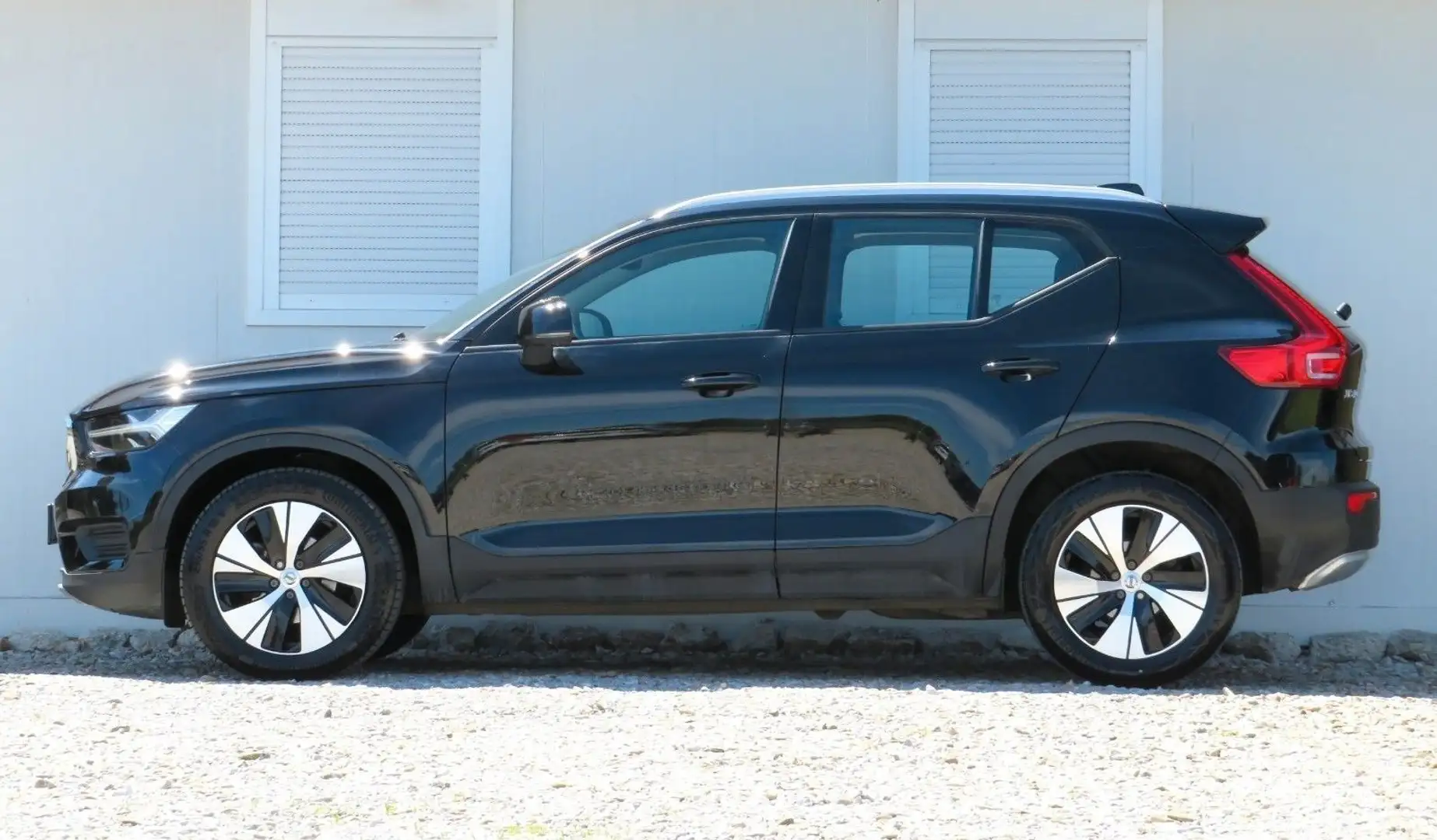 Volvo XC40 XC40 D3 Momentum Pro Geartronic Schwarz - 2