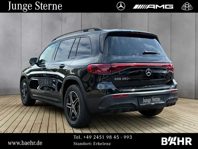 Mercedes-Benz EQB view 3