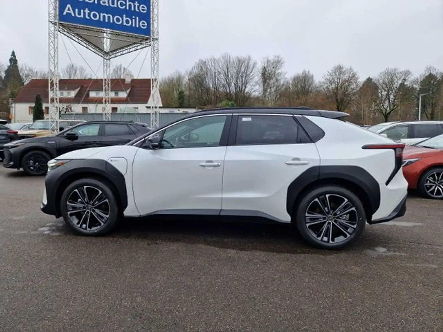 Toyota bZ4X X-MODE Lounge Panorama Navi Memory Sitze Soundsyst Weiß - 2