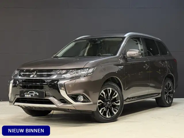 Mitsubishi Outlander 2.0 PHEV instyle | Stoel/Stuurverwarming | Voorrui