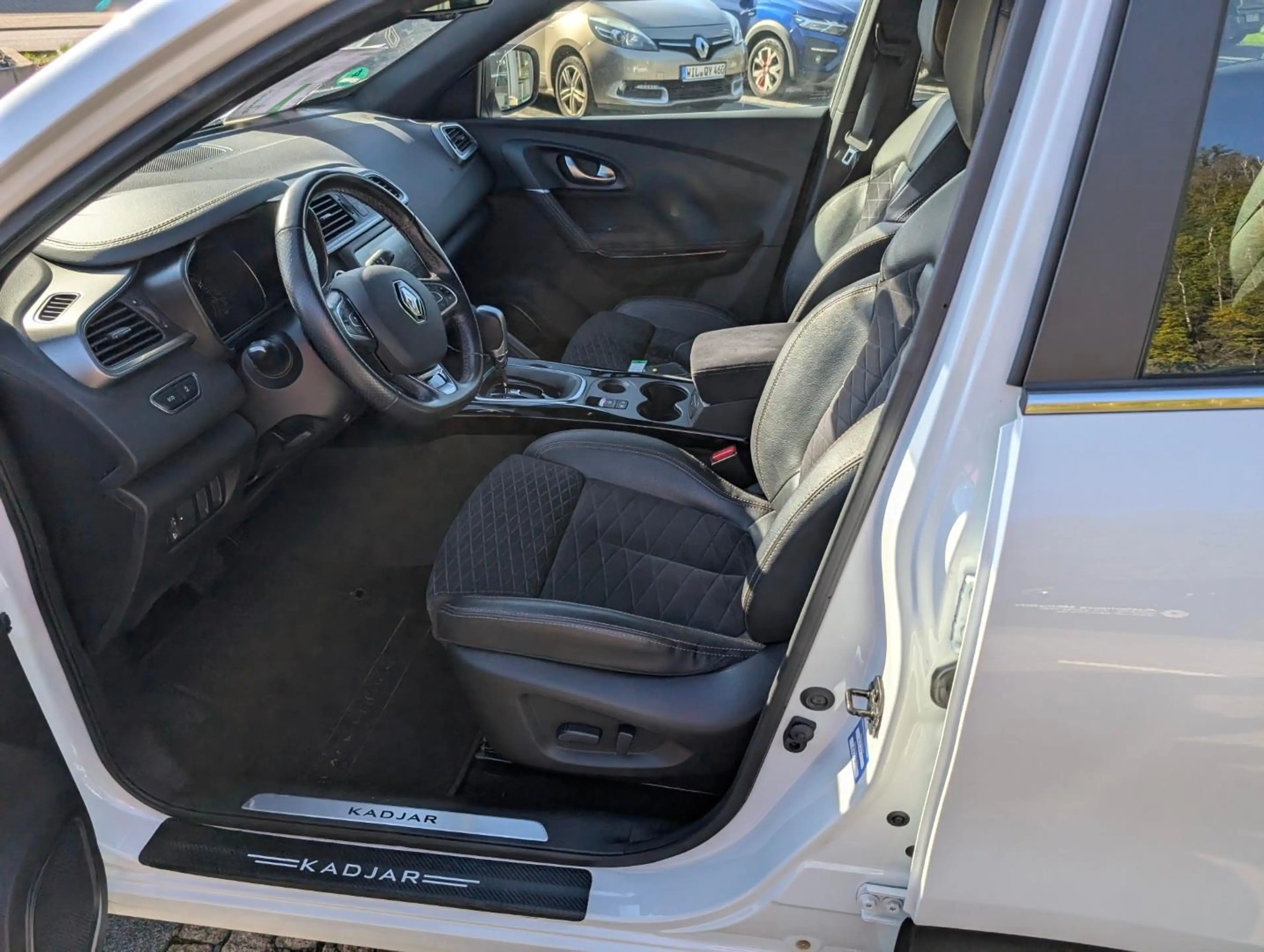 Renault Kadjar Black EDT. TCe 160 EDC — photo 12