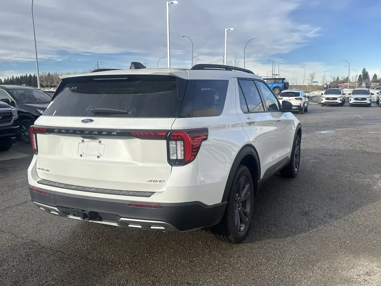 Ford Explorer photo Ford Explorer