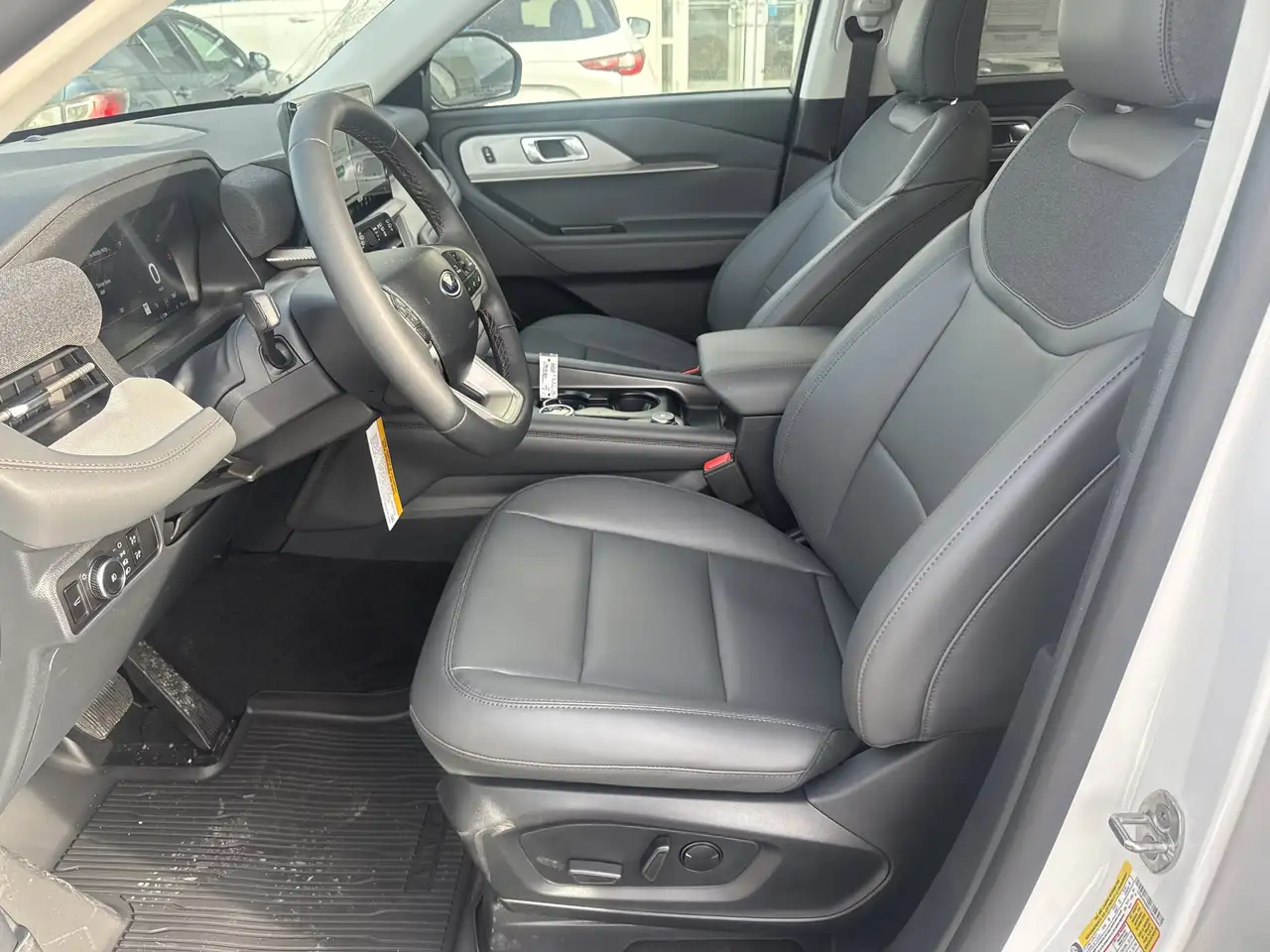 Ford Explorer photo Ford Explorer