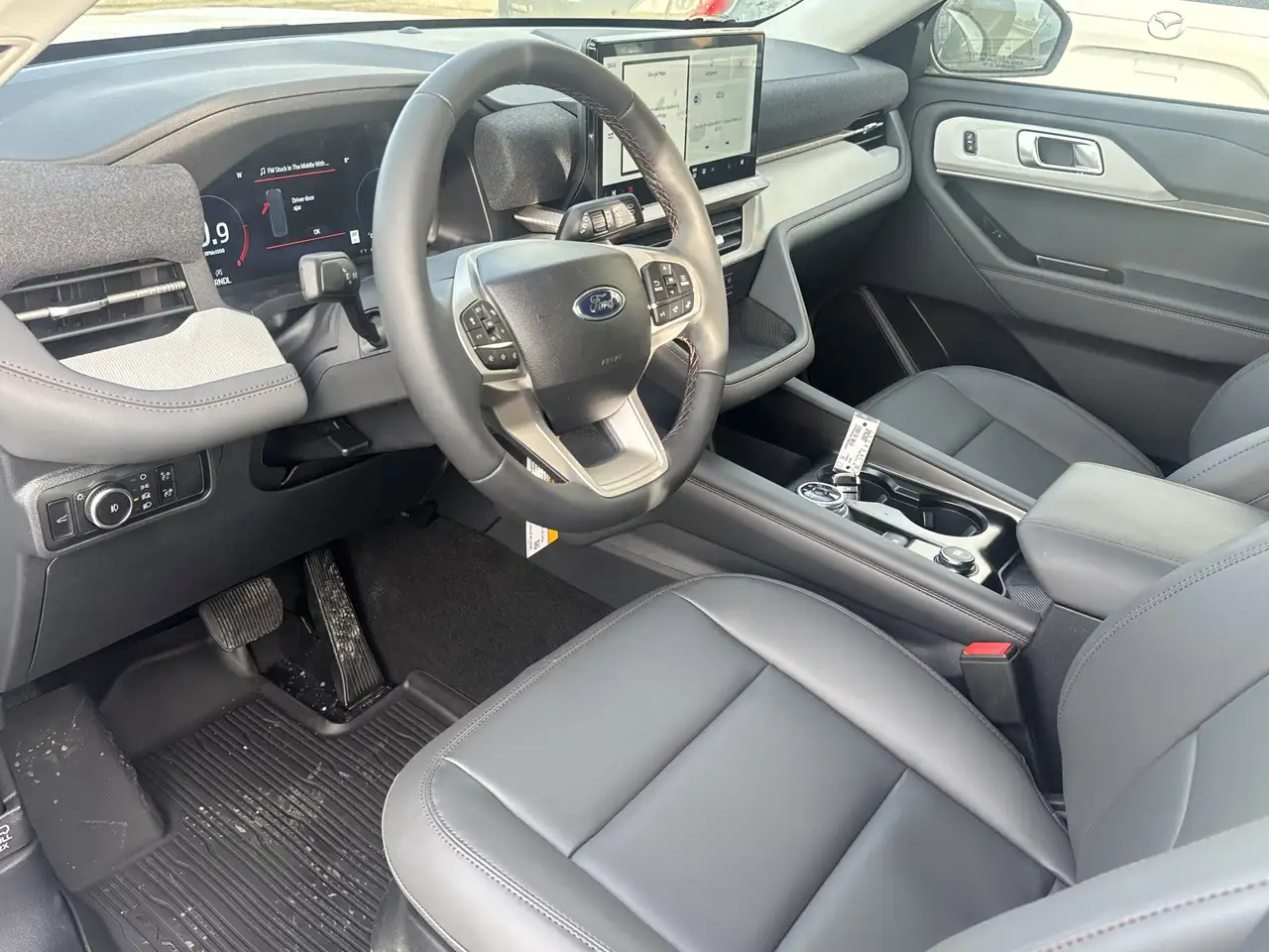 Ford Explorer photo Ford Explorer
