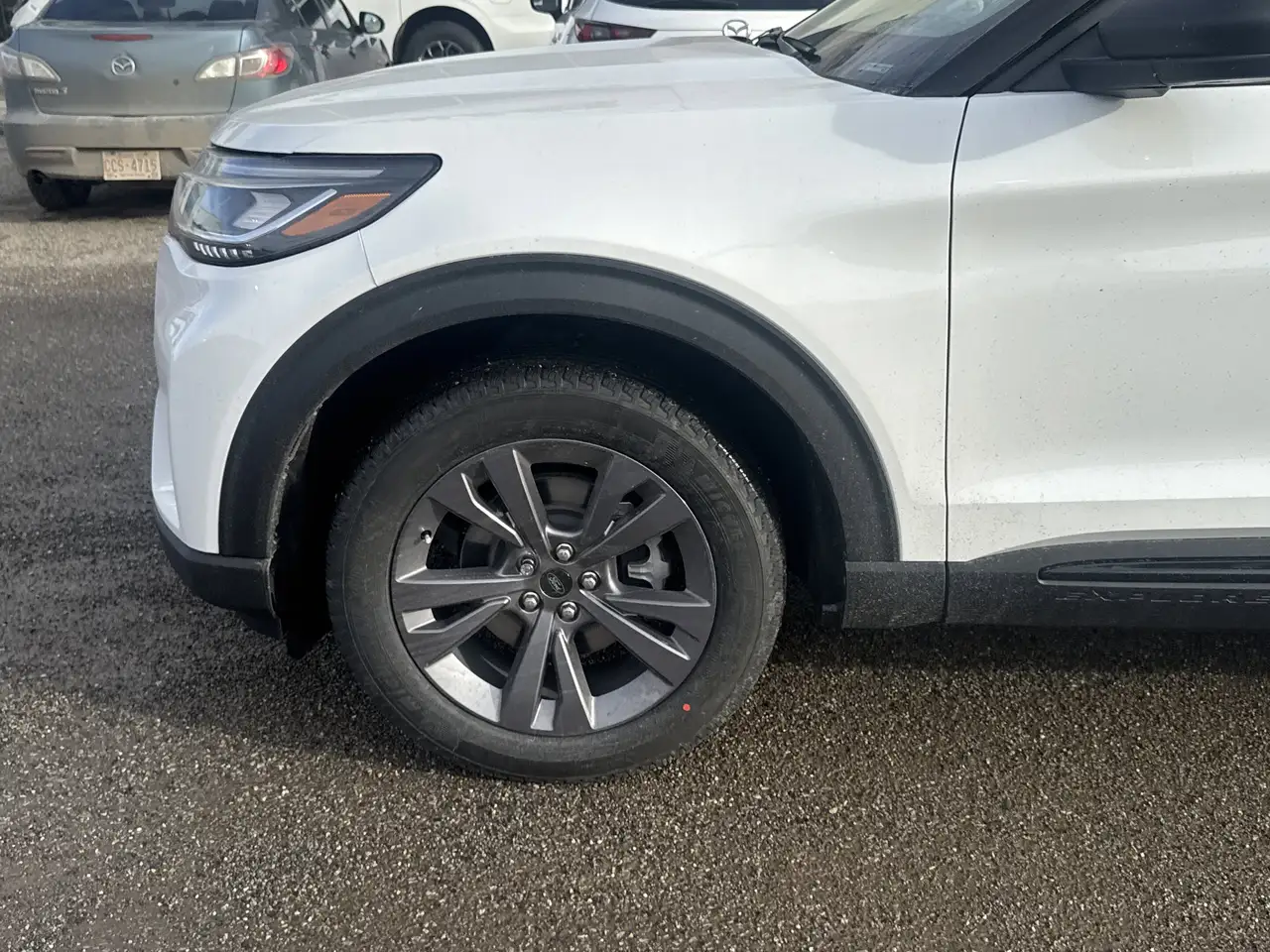 Ford Explorer photo Ford Explorer