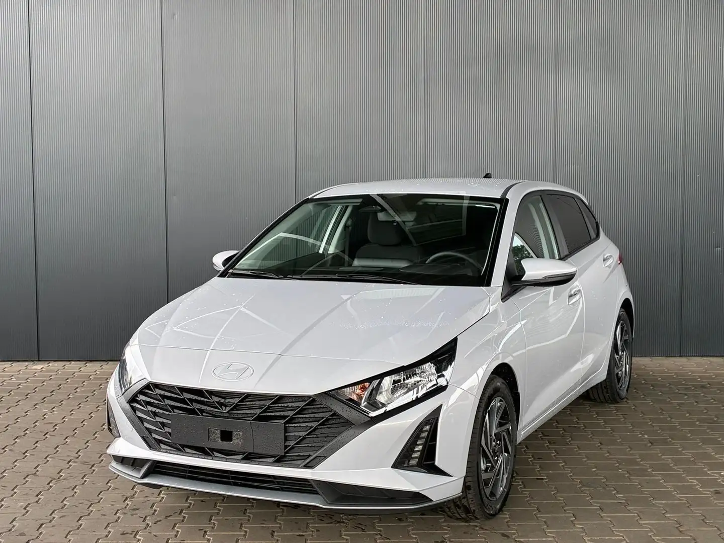 Hyundai i20 Pure 1.2 MPI / Navi PDC Hinten + Kamera Abgedun... Grau - 1