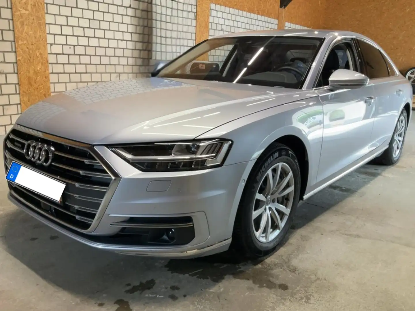 Audi A8 55 TFSI (3.0 V6) quattro *StdHZG*Matrix-LED*uvm. Argent - 2