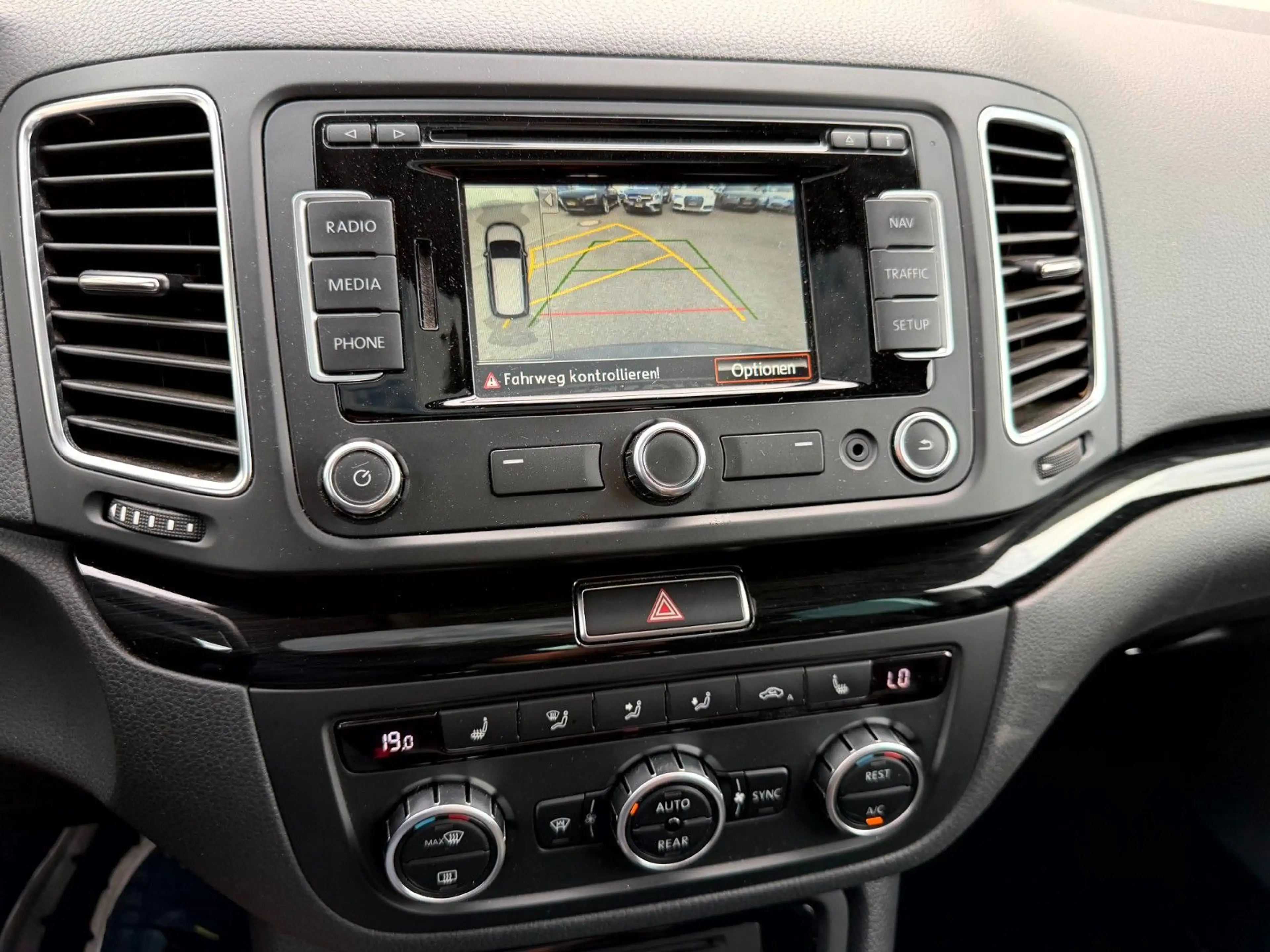 SEAT Alhambra 2.0 TDI Sport Nav_Xenon_Pano_Kamera_AHK — photo 15