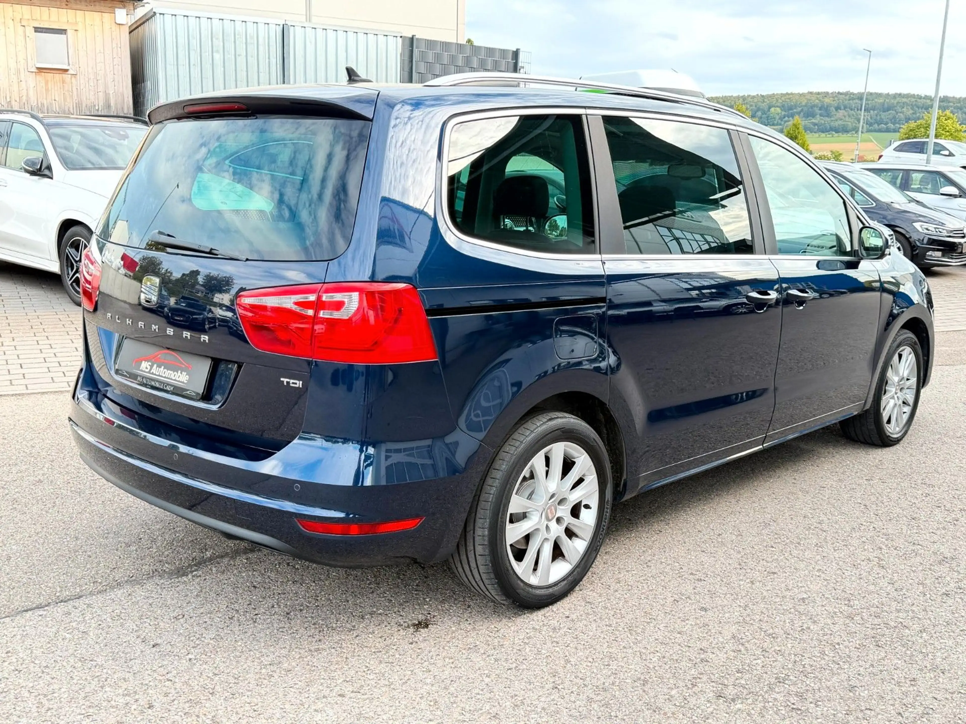 SEAT Alhambra 2.0 TDI Sport Nav_Xenon_Pano_Kamera_AHK — photo 4