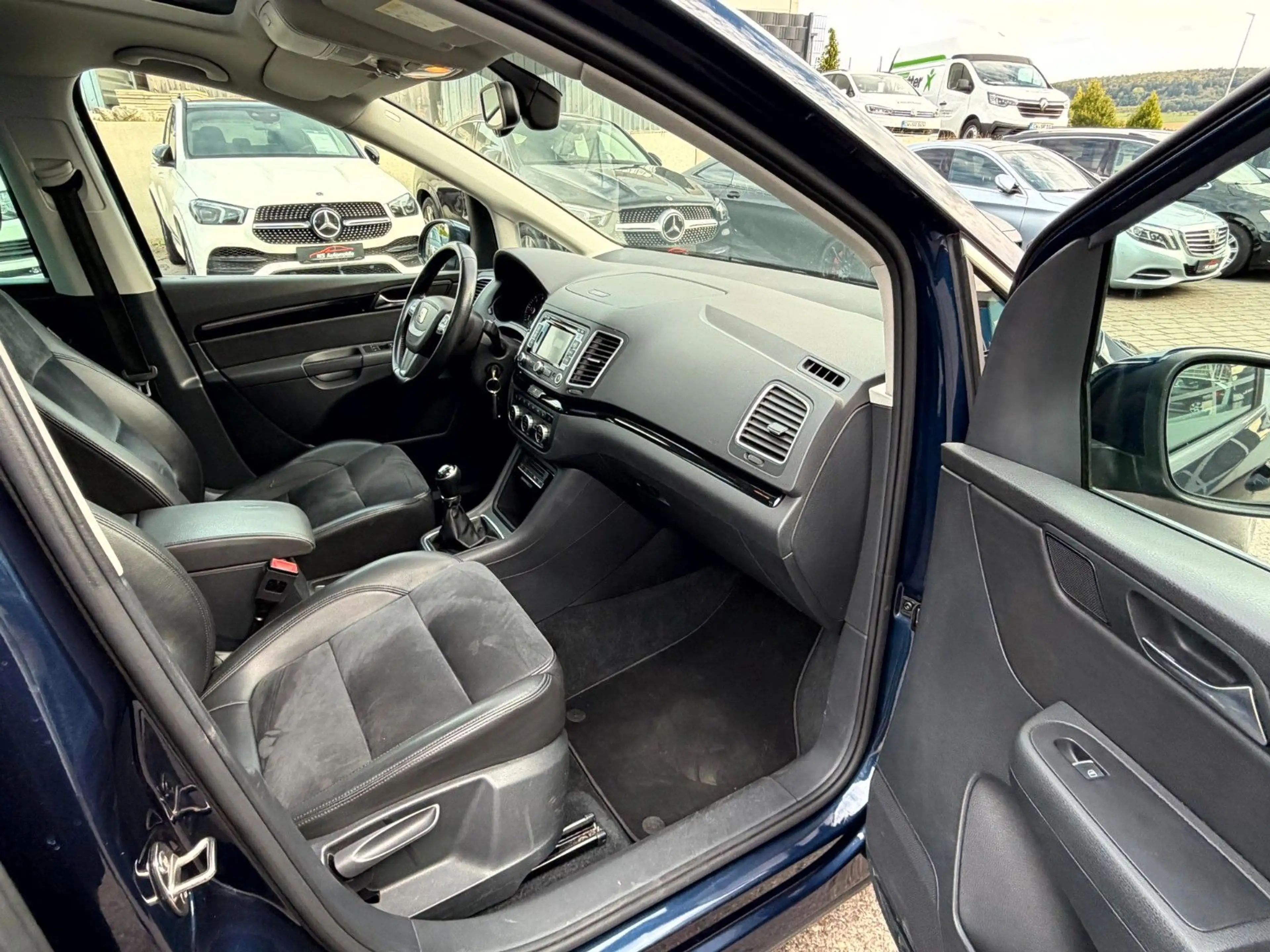 SEAT Alhambra 2.0 TDI Sport Nav_Xenon_Pano_Kamera_AHK — photo 12