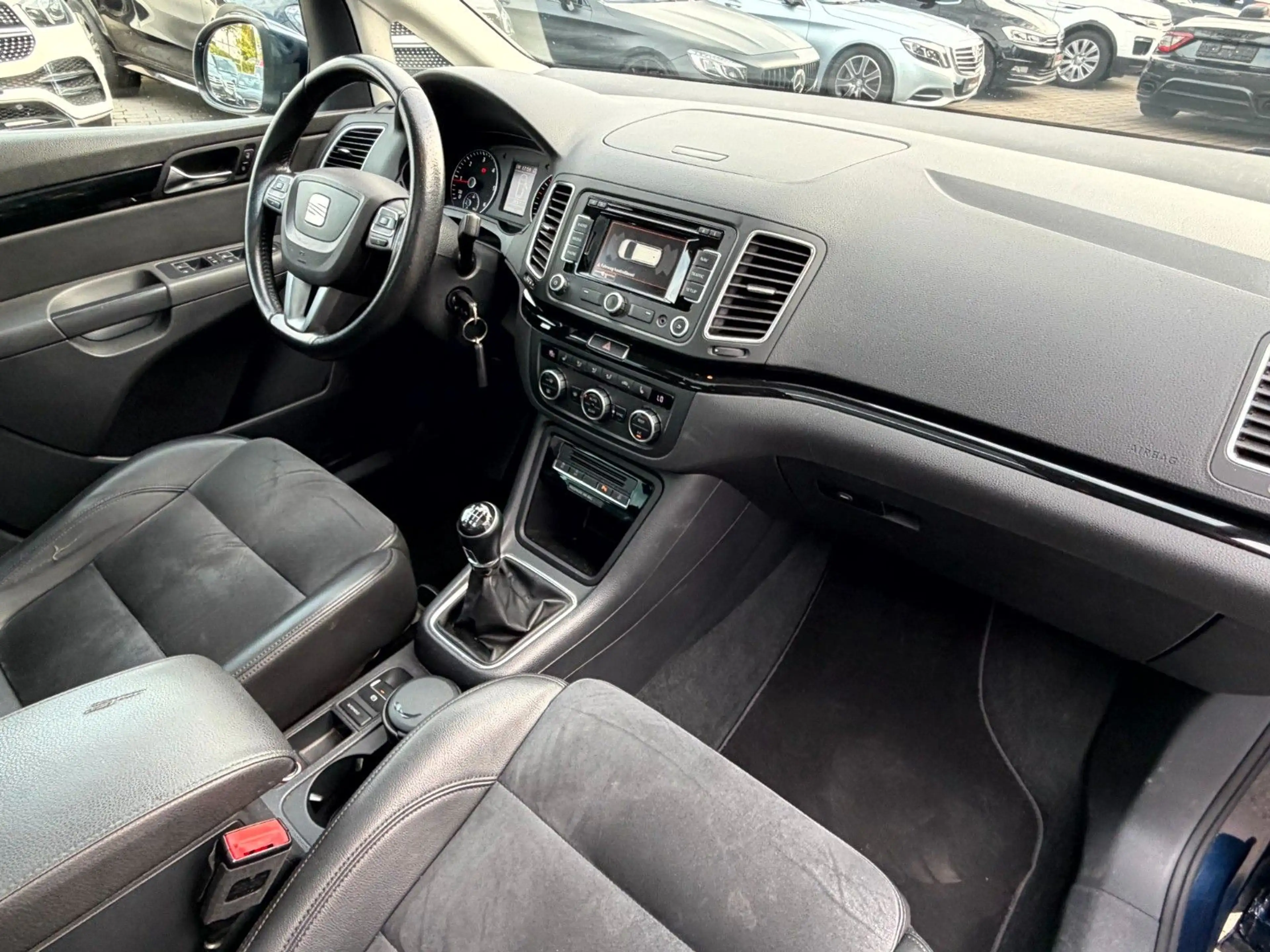 SEAT Alhambra 2.0 TDI Sport Nav_Xenon_Pano_Kamera_AHK — photo 14