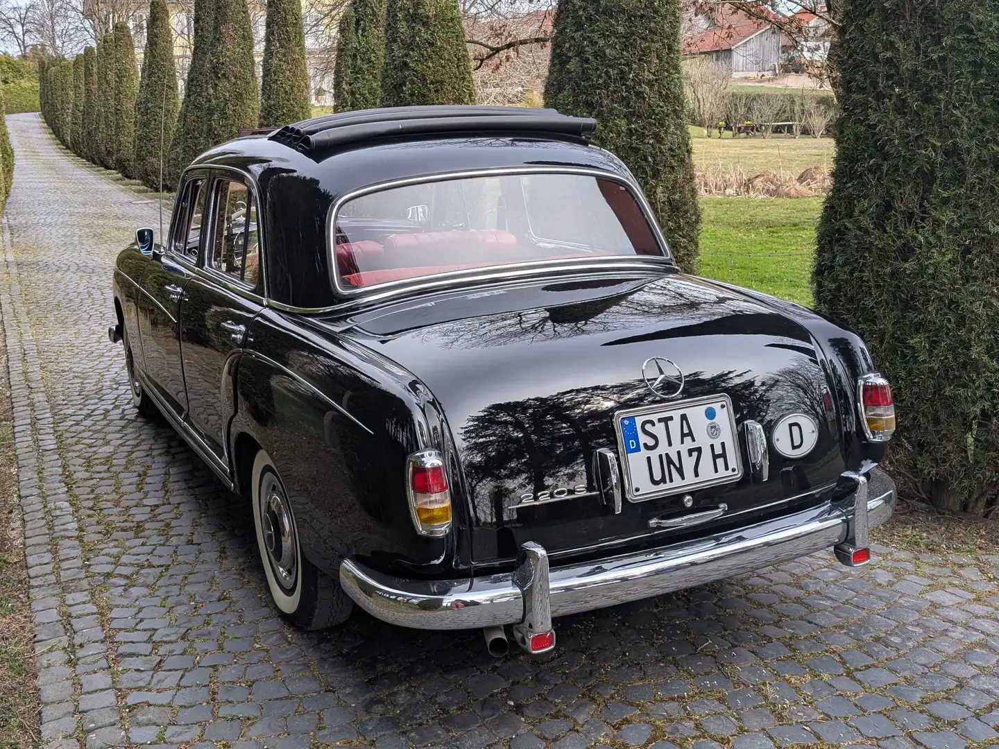 Mercedes-Benz 220 220s Černá - 2
