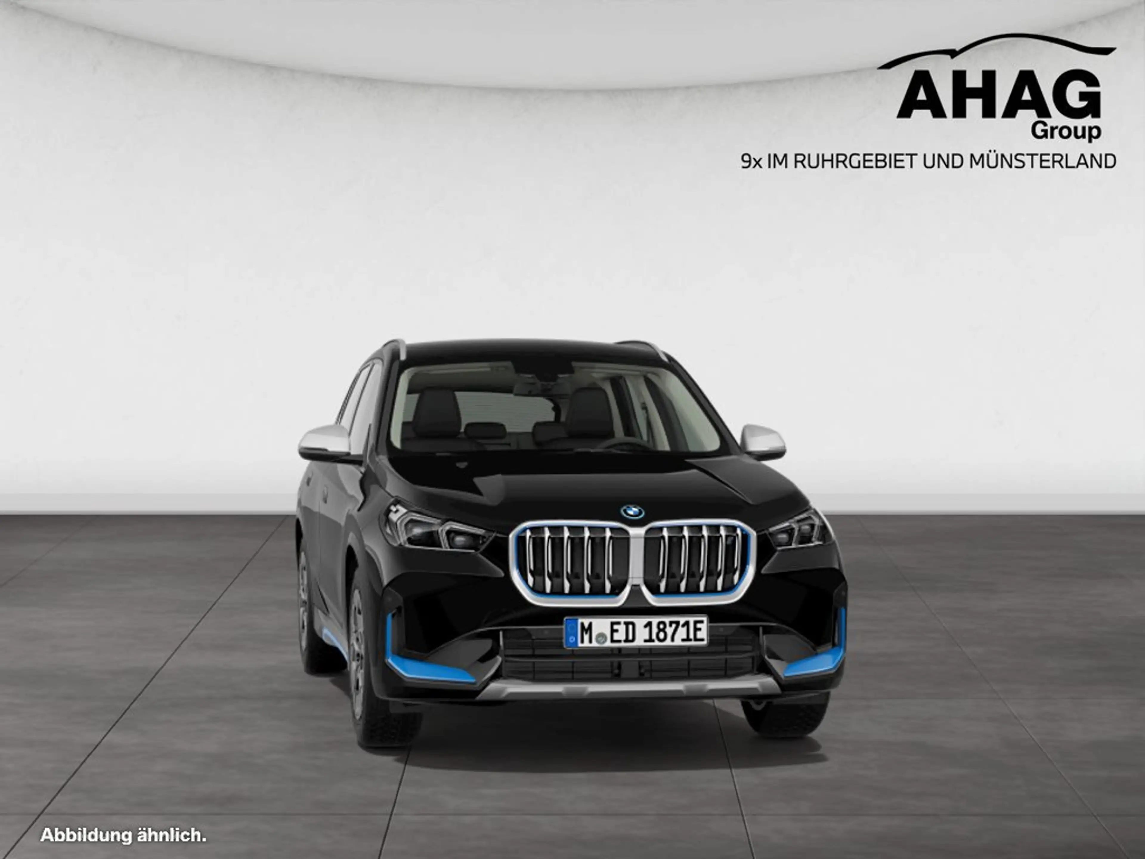 BMW iX1 xDrive20 — photo 10
