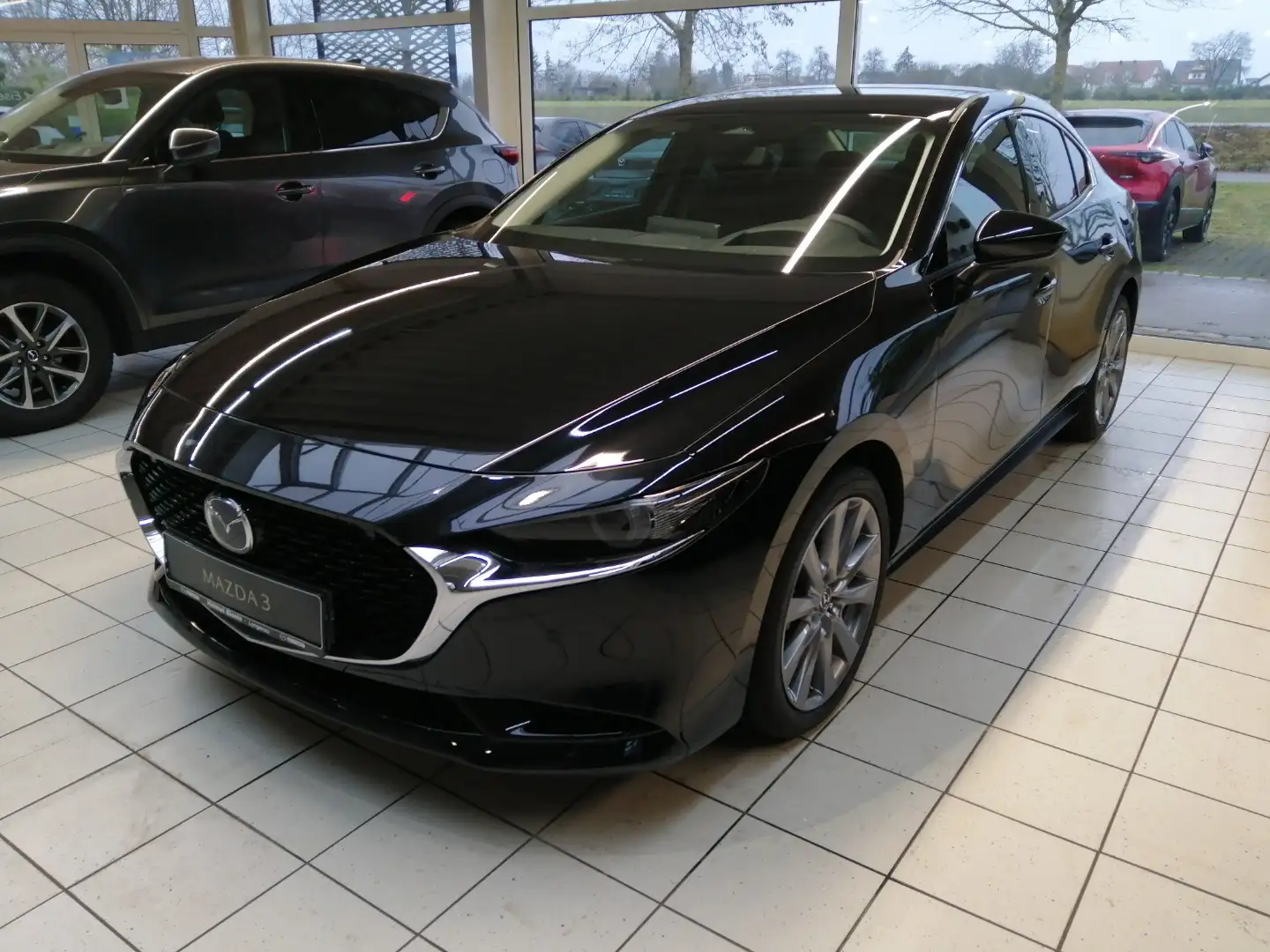 Mazda 3 2.5L e-SKYACTIV G 140ps Schwarz - 2