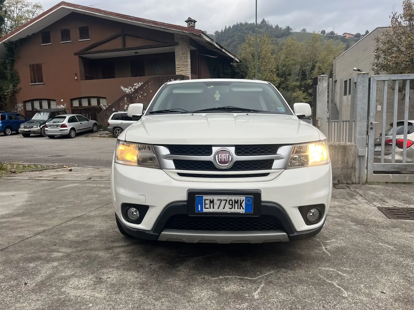 Fiat Freemont 2.0 Multijet 16V DPF Lounge 4x4 TETTO PELLE Bianco - 2