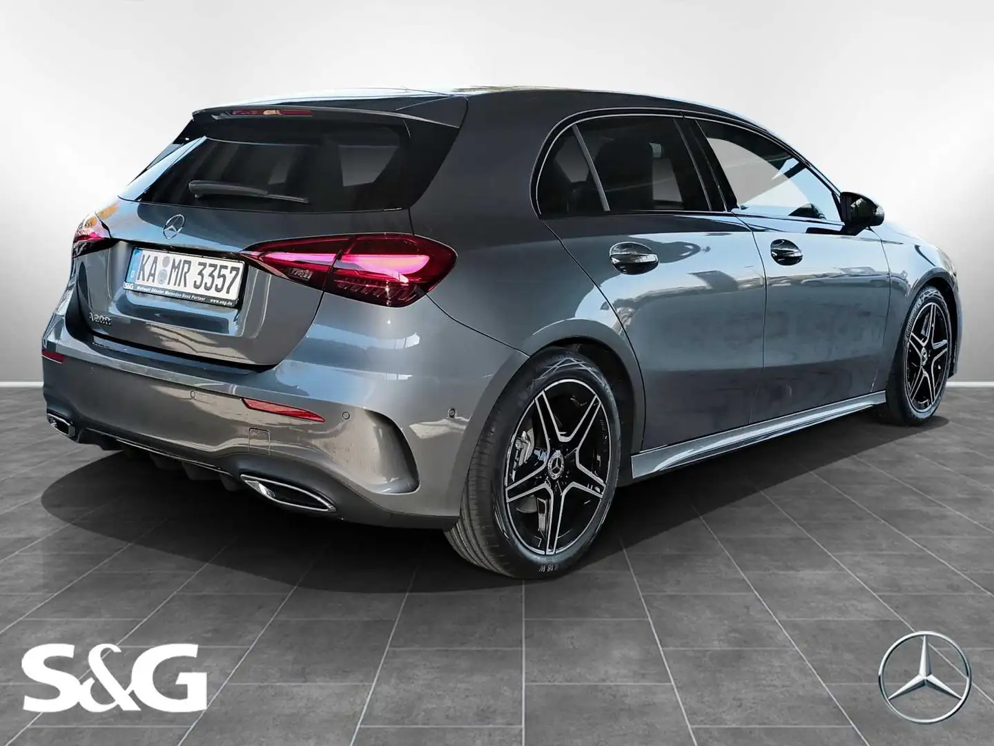Mercedes-Benz A 200 AMG Night+MBUX+M-LED+Pano+RüKam+Distronic Grau - 2