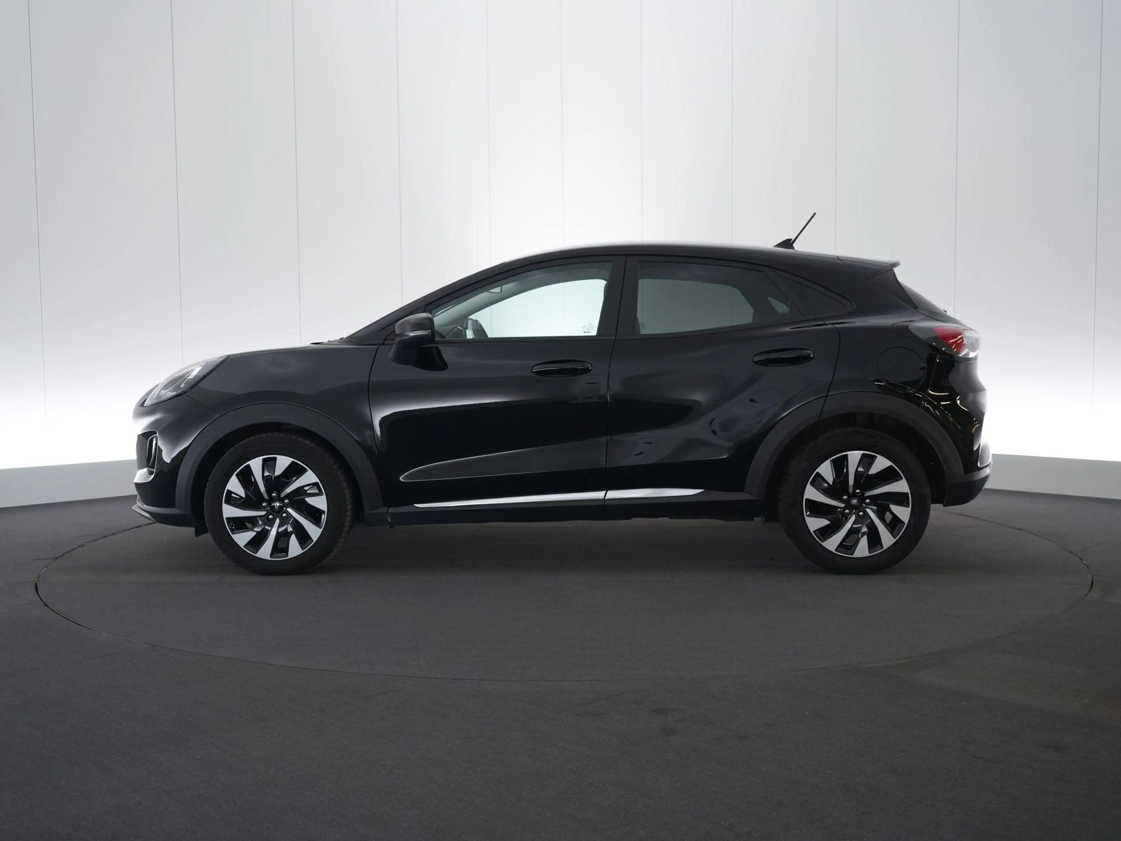 Ford Puma 1.0i Ecoboost mHEV 92kW Titanium — photo 4