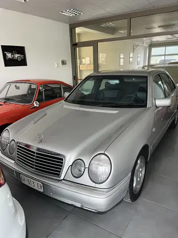 Mercedes-Benz E 320 Elegance