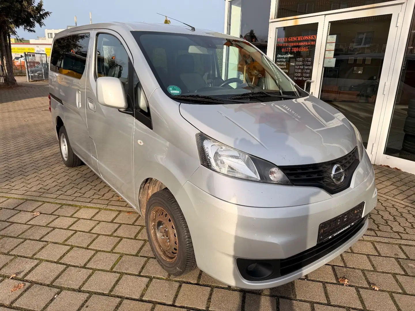 Nissan NV200 /Evalia Tekna 7-sitzer Silber - 2