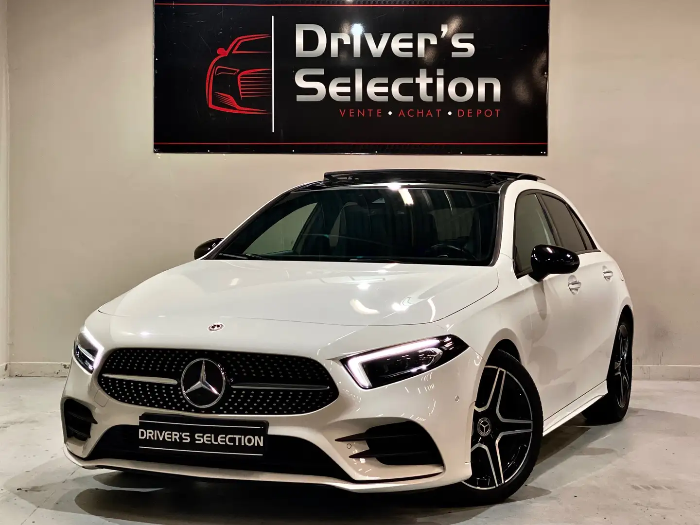 Mercedes-Benz A 180 d AMG Sport Pack / Pano / Ambiance / Camera / Full Blanc - 1