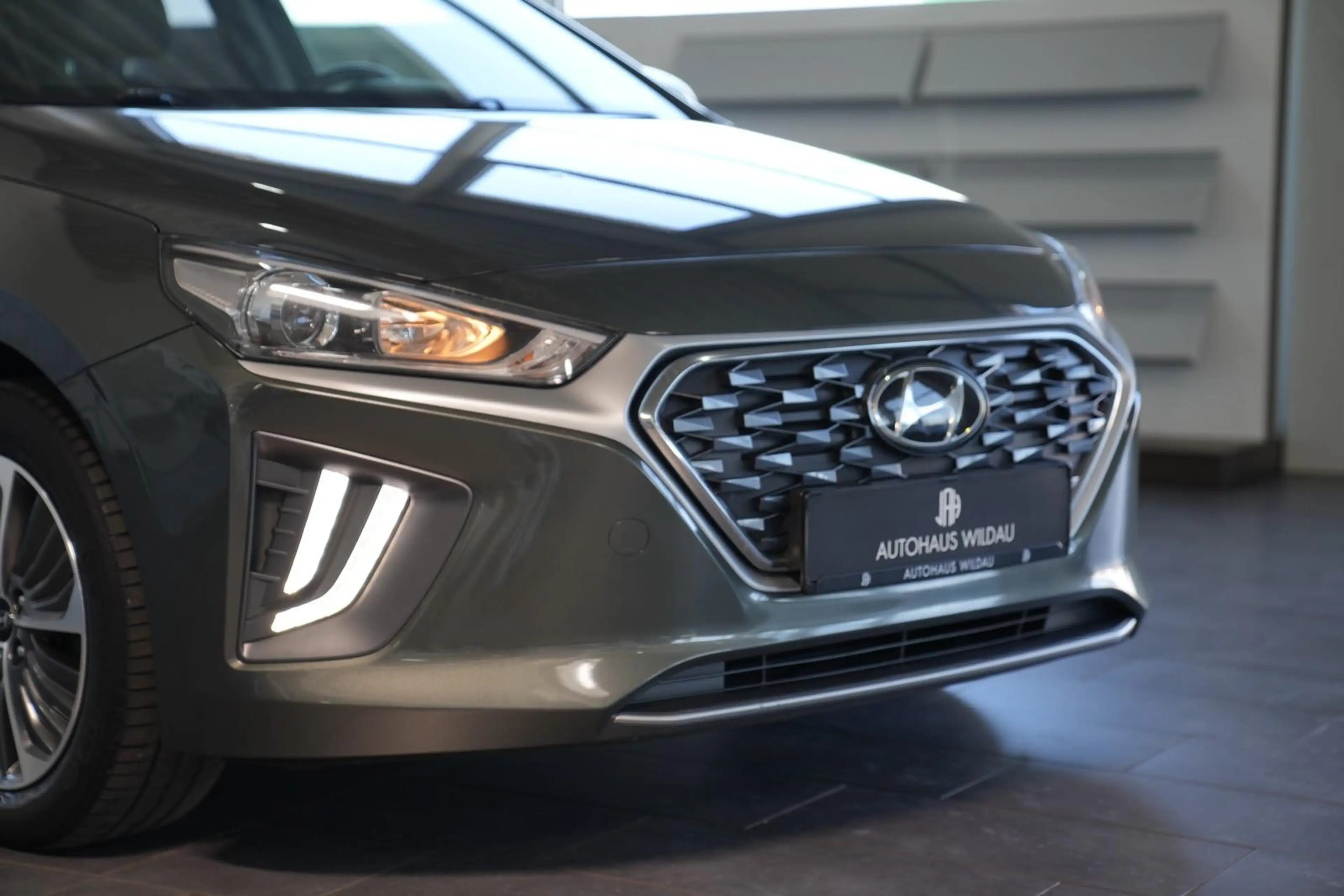 Hyundai IONIQ IONIQ Trend Plug-In Hybrid *AUT*LED*SHZ* — photo 6