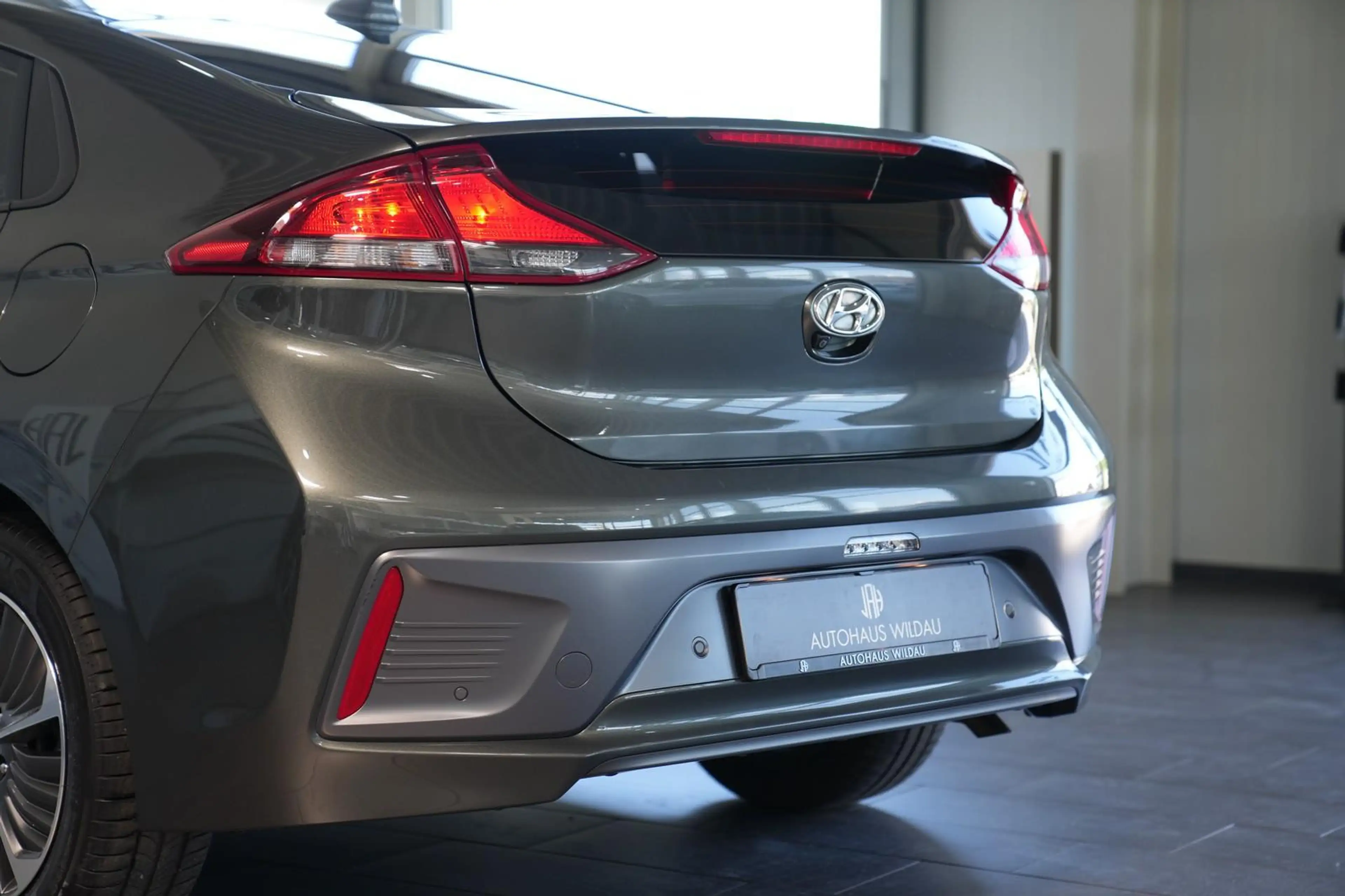 Hyundai IONIQ IONIQ Trend Plug-In Hybrid *AUT*LED*SHZ* — photo 11