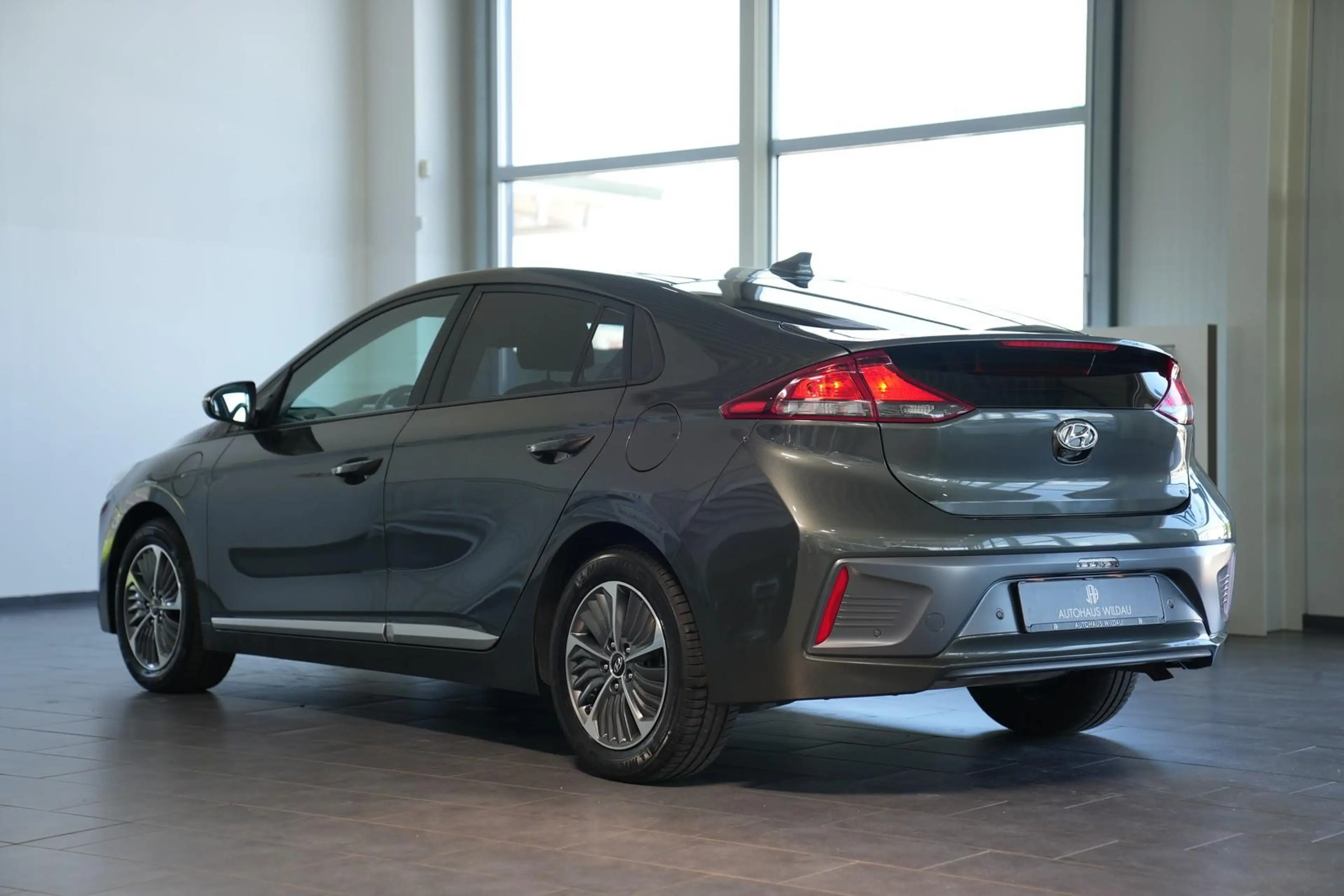 Hyundai IONIQ IONIQ Trend Plug-In Hybrid *AUT*LED*SHZ* — photo 10