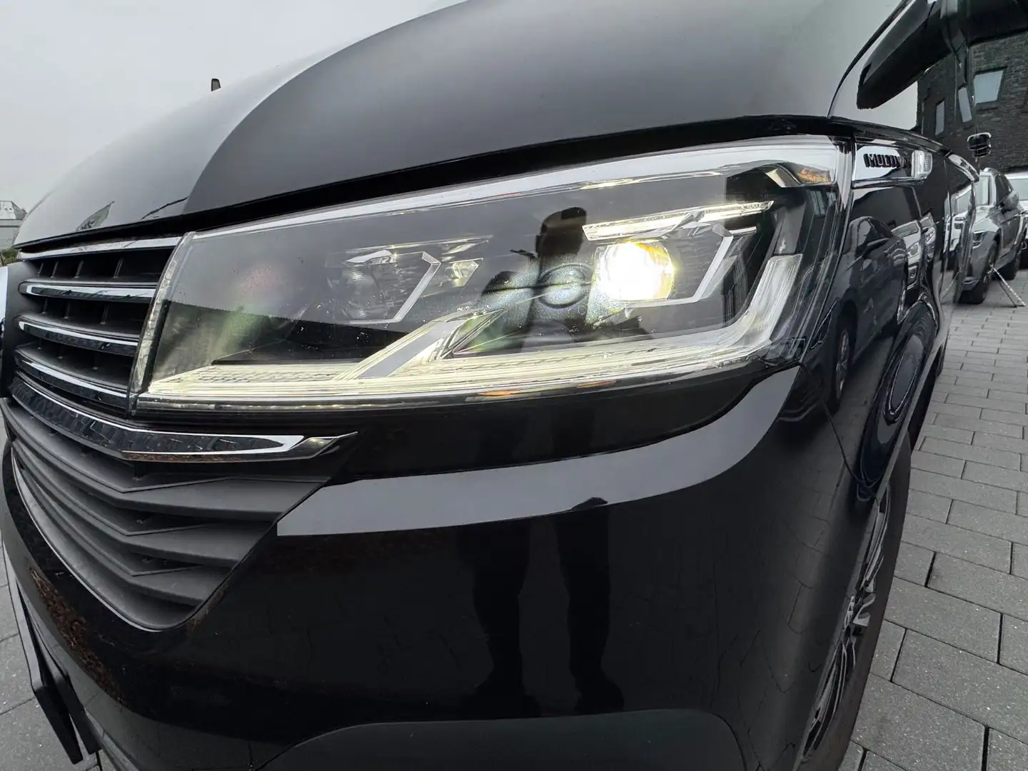 Volkswagen T6 Multivan Six 2.0TDI DSG ACC DSG AHK LED Kam Noir - 1