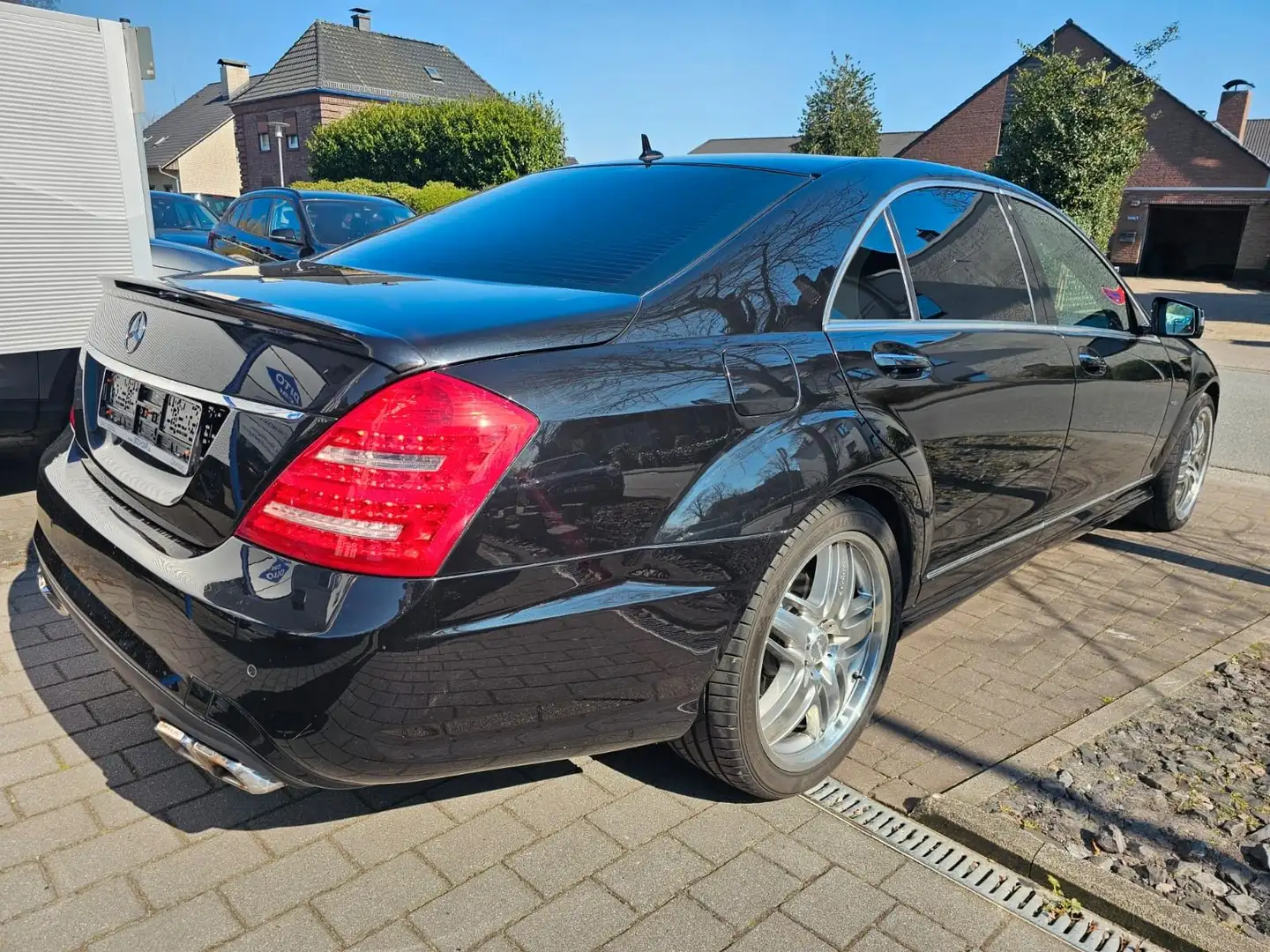 Mercedes-Benz S 350 Limo. BlueTec Lang/Automatic/AMG-Paket/ Чорний - 2