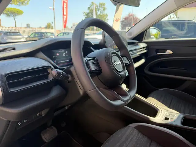 Jeep Avenger view 11