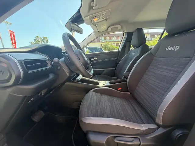 Jeep Avenger view 15