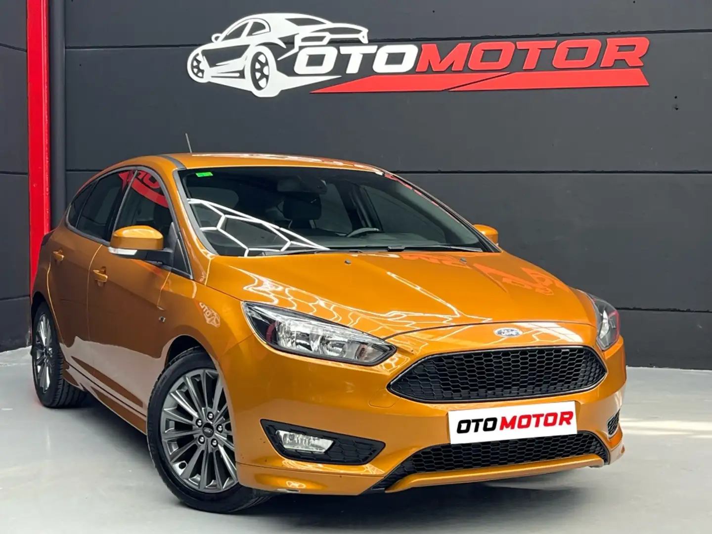Ford Focus 1.0 Ecoboost ST Line 125 Naranja - 2